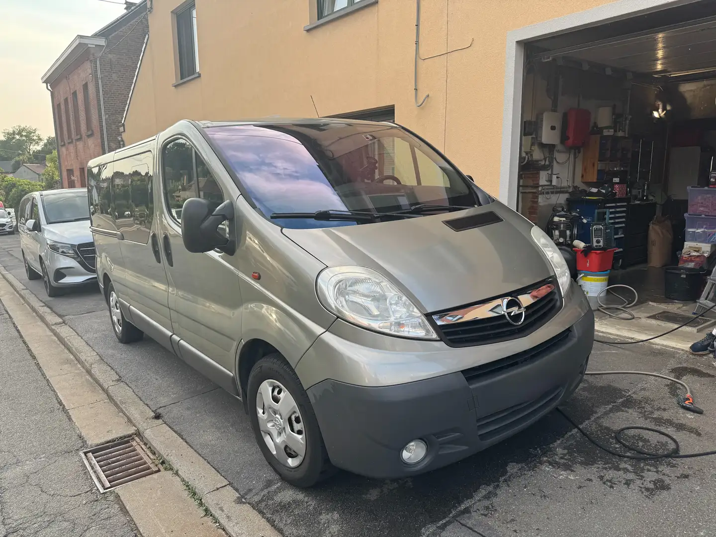 Opel Vivaro Vivaro Tour 2.0 CDTi ECOFLEX Cosmo DPF Beige - 2