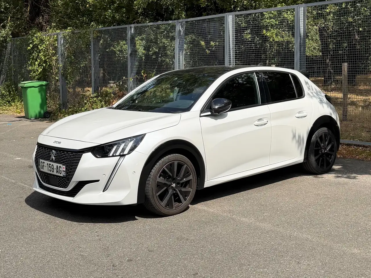 Peugeot 208 208