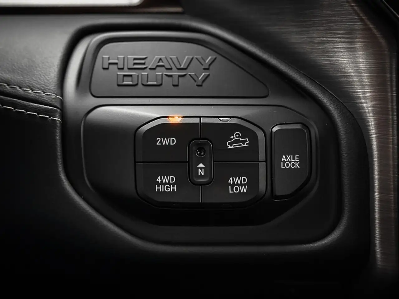 RAM 2500 снимка RAM 2500