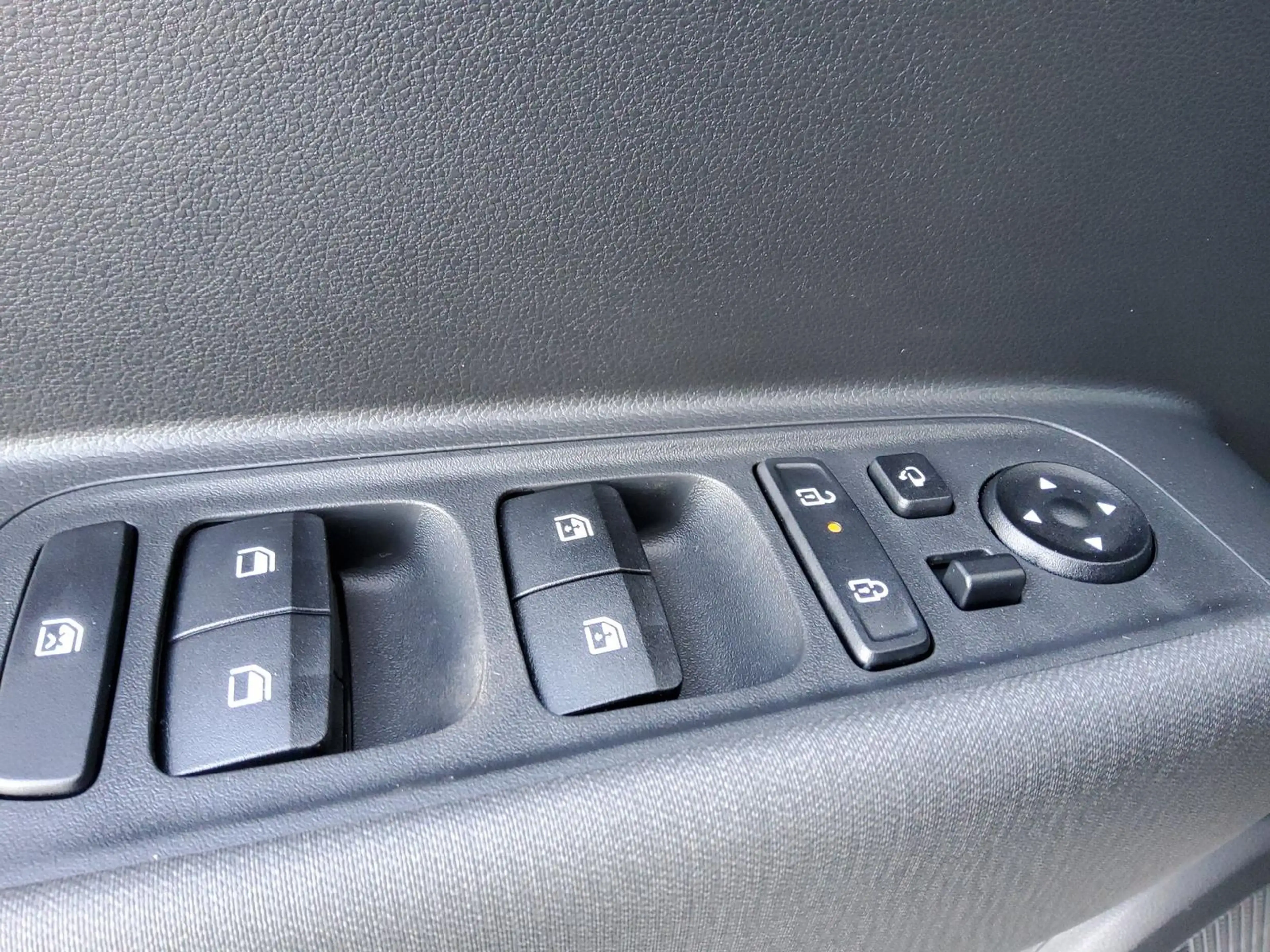 Hyundai Inster EV 49 kWh PRIME WÄRMEPUMPE/360°/NAVI/LED/SHZ/DAB+ — photo 11
