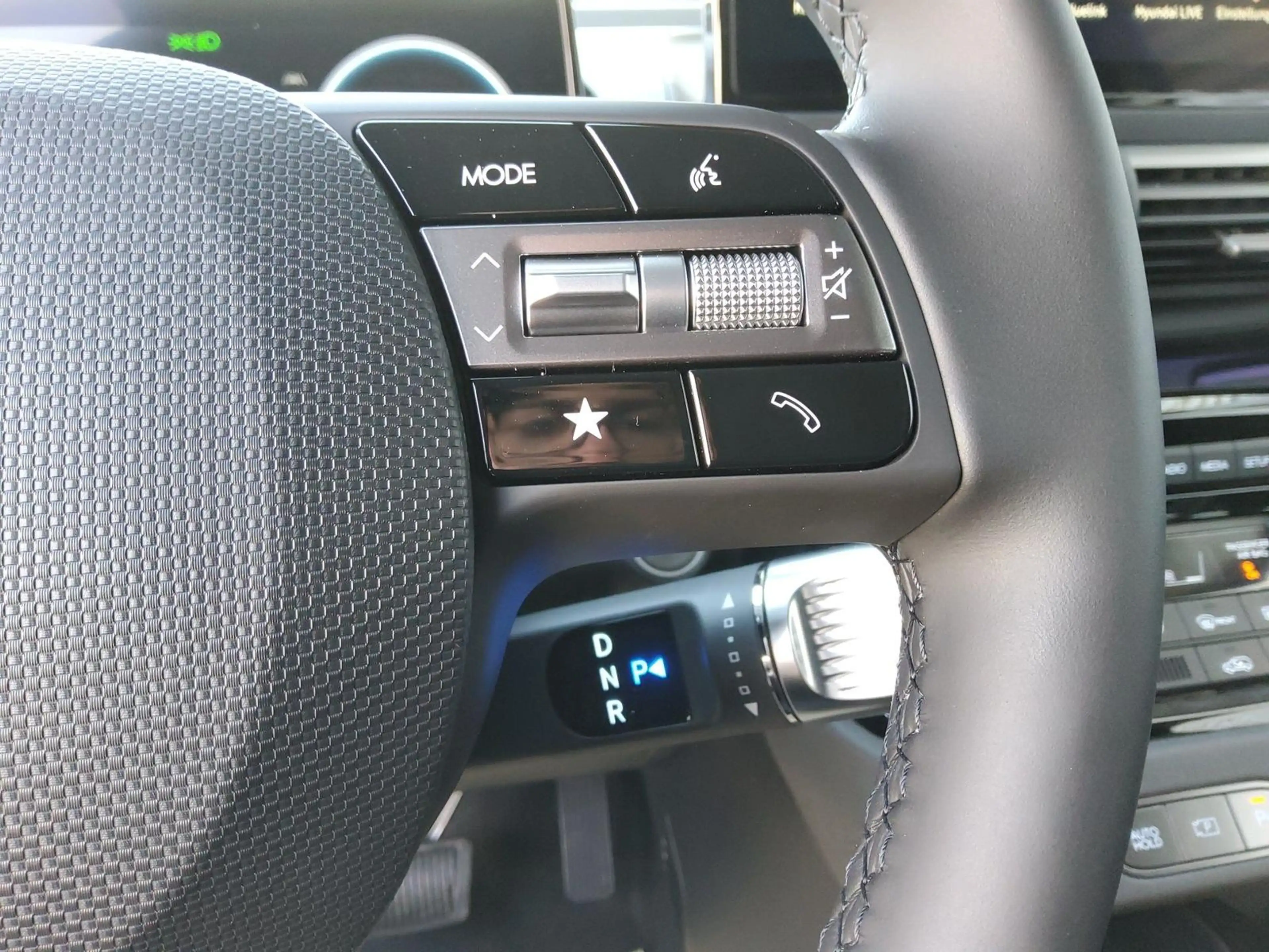 Hyundai Inster EV 49 kWh PRIME WÄRMEPUMPE/360°/NAVI/LED/SHZ/DAB+ — photo 10