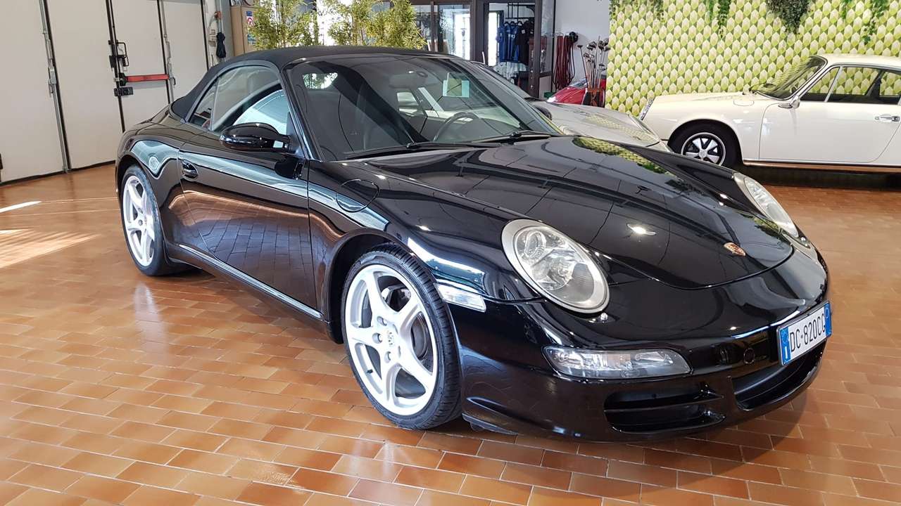Porsche 997 Carrera 2 Cabriolet book service italia