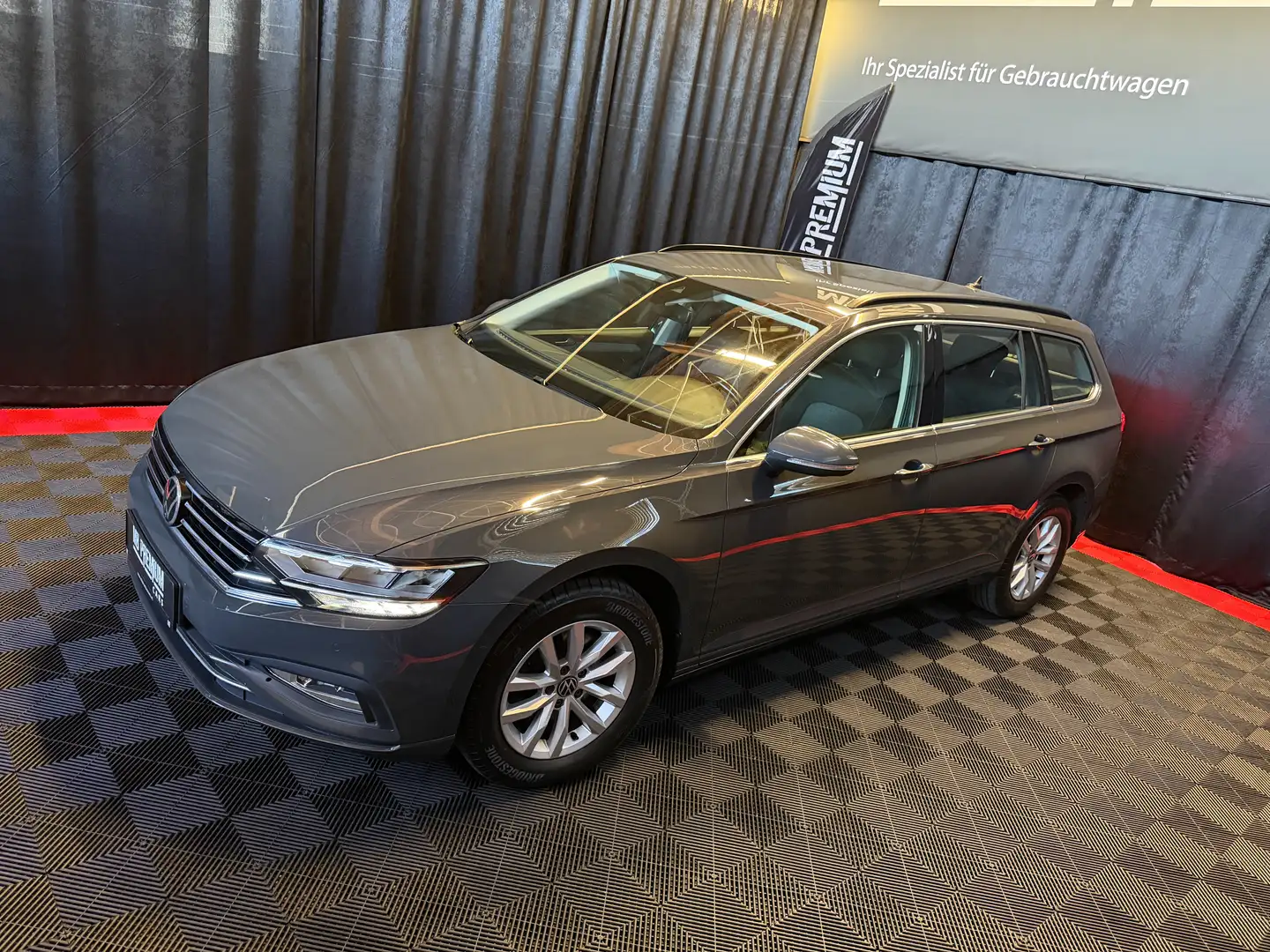Volkswagen Passat Variant Business *AHK*360-Grad-KAMERA*LED* Grau - 1