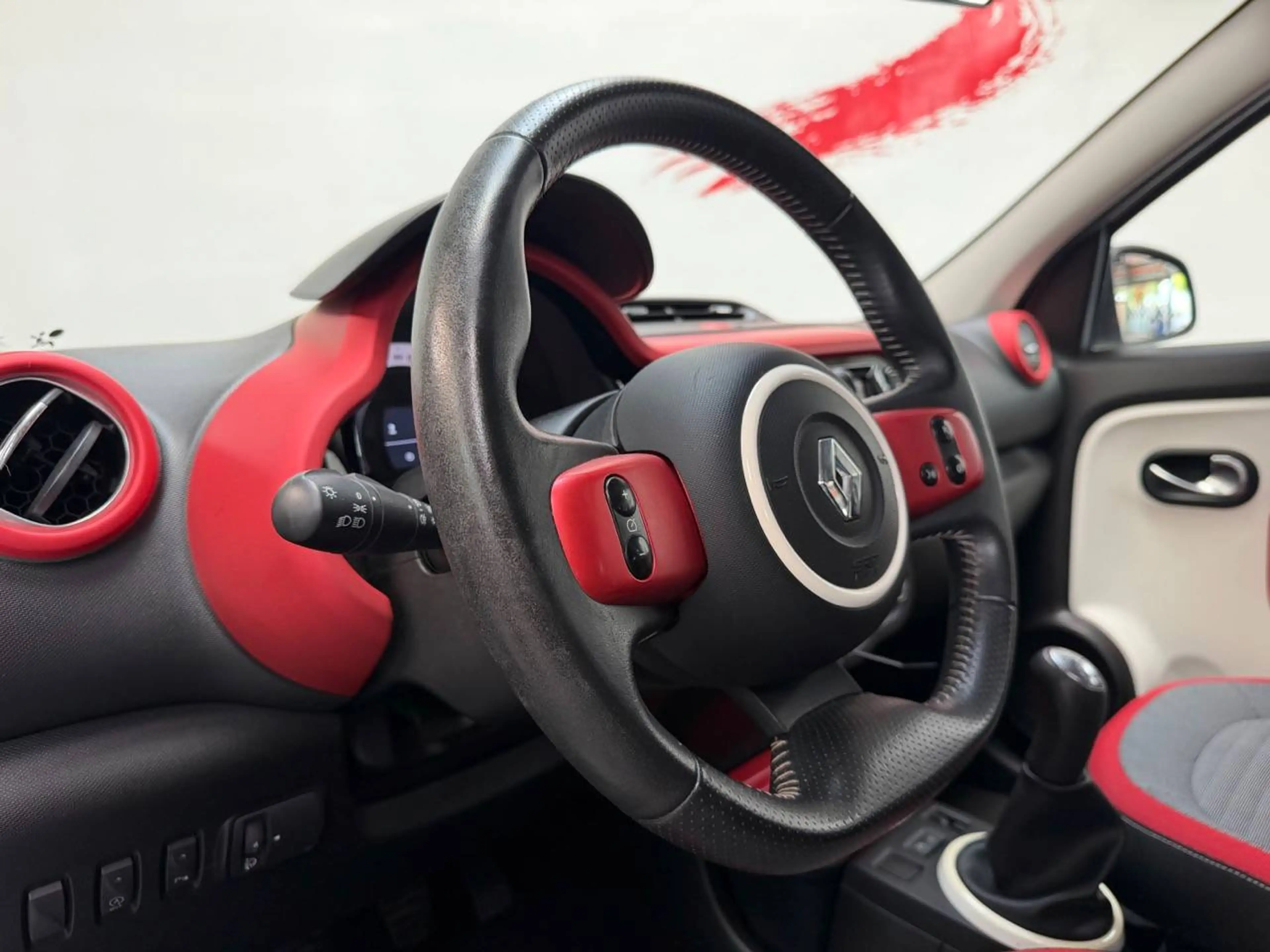 Renault Twingo Twingo 1.0i SCe Chic — photo 11