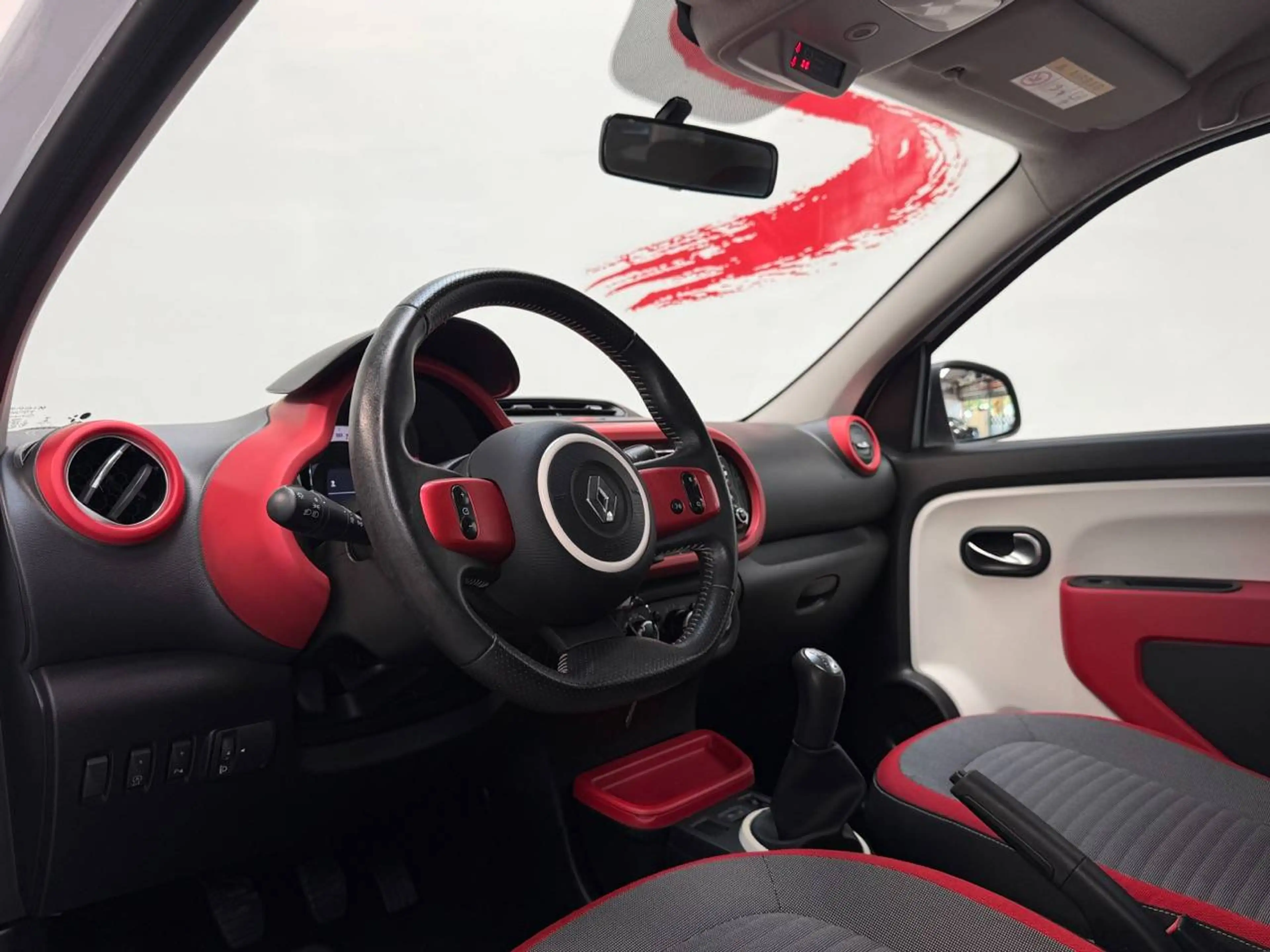 Renault Twingo Twingo 1.0i SCe Chic — photo 10
