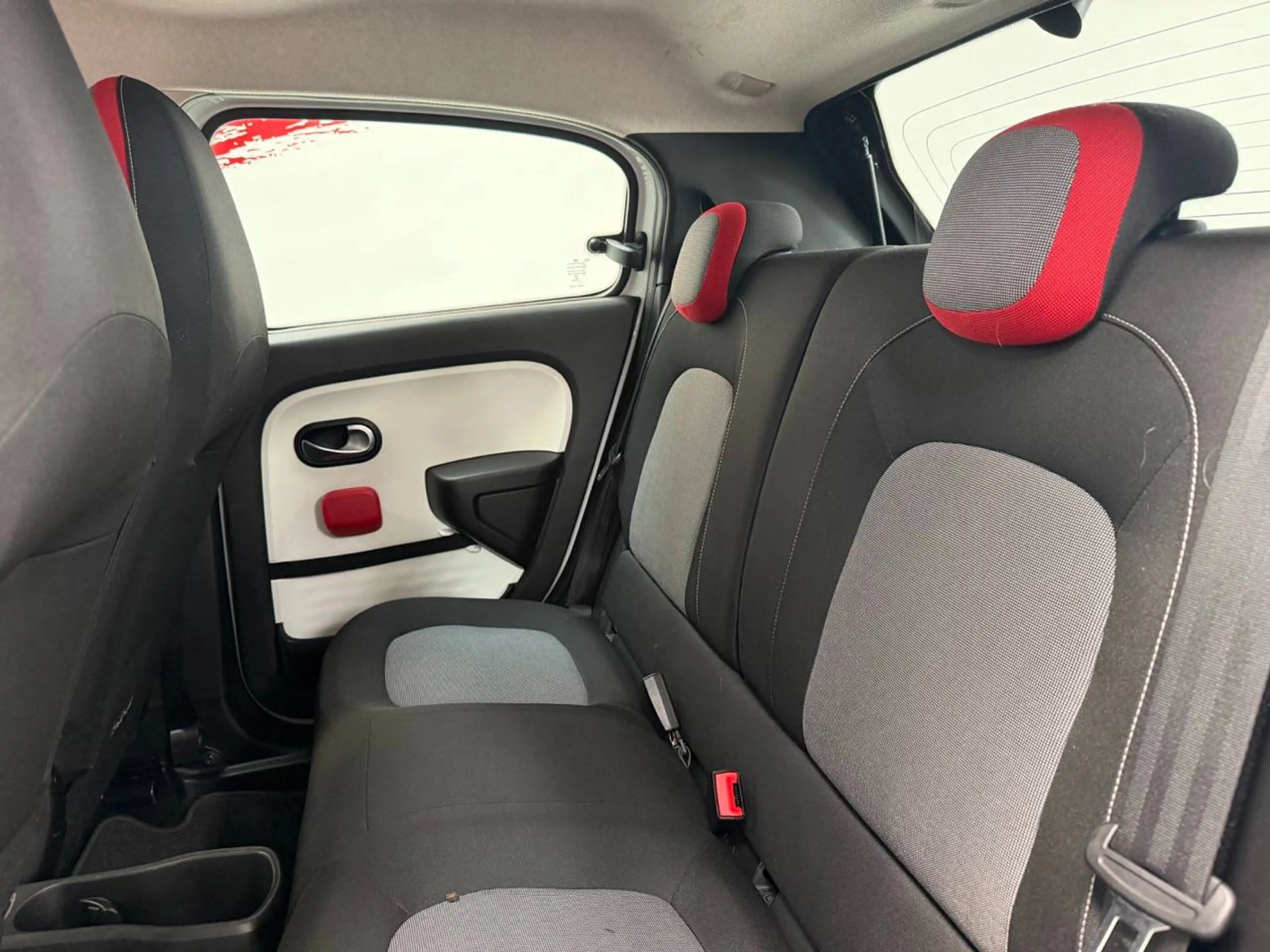 Renault Twingo Twingo 1.0i SCe Chic — photo 9