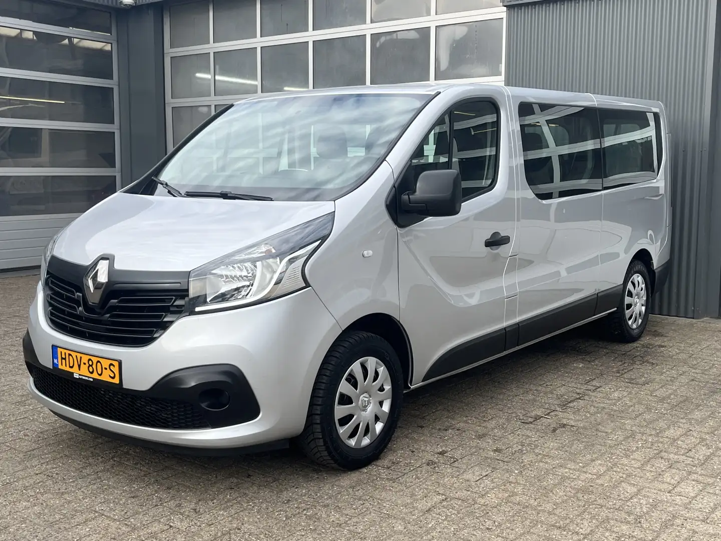 Renault Trafic Passenger 1.6 dCi BTW / BPM VRIJ!! marge 9-Persoon Gris - 2