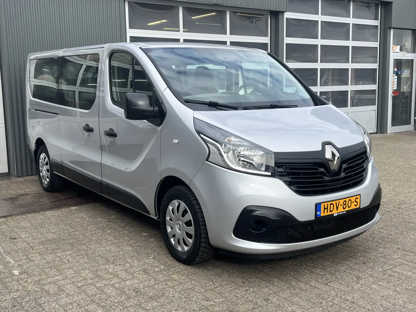 Renault Trafic Passenger 1.6 dCi BTW / BPM VRIJ!! marge 9-Persoon Gris - 1