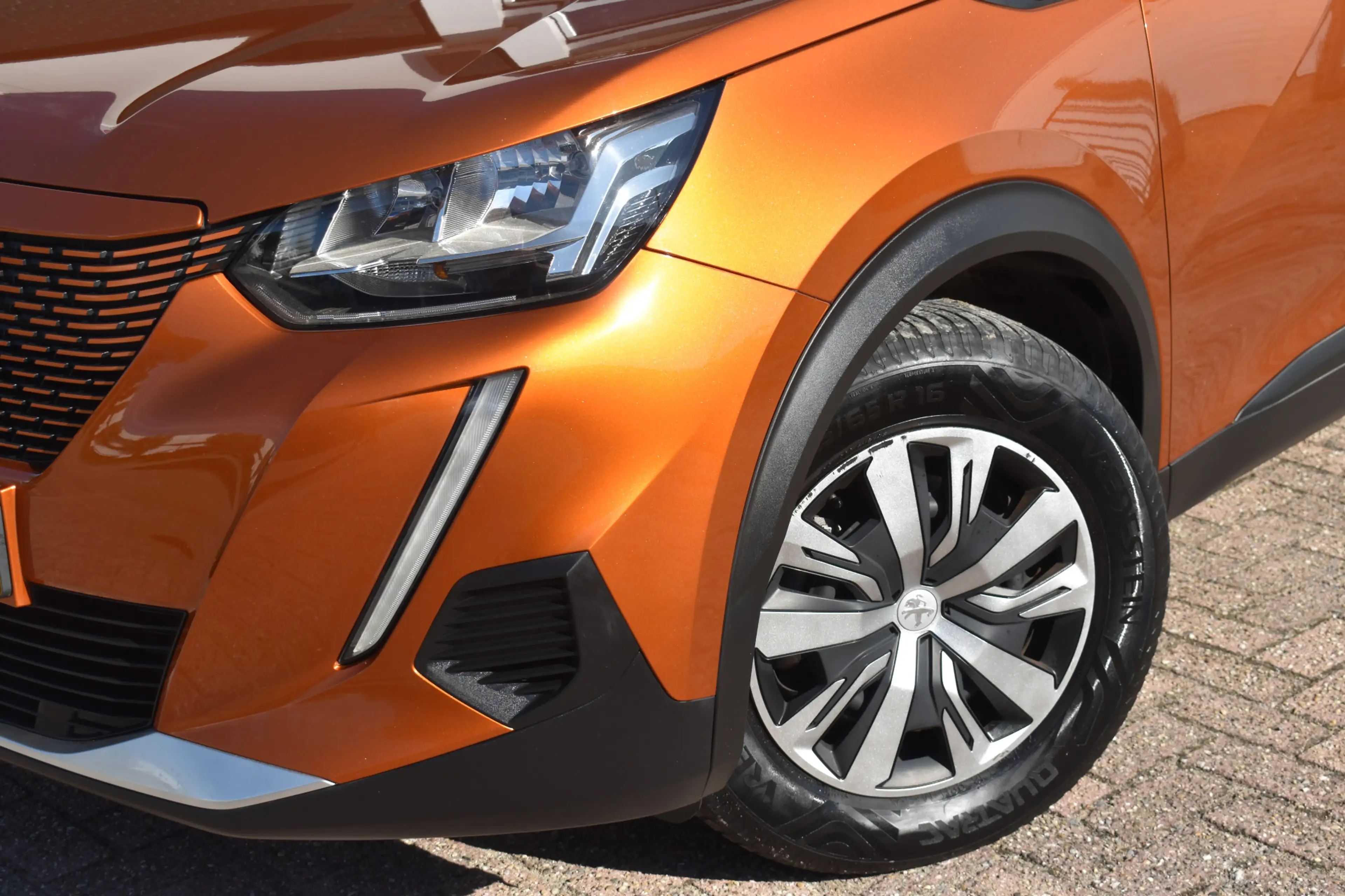 Peugeot e-2008 EV Active 50 kWh — photo 10