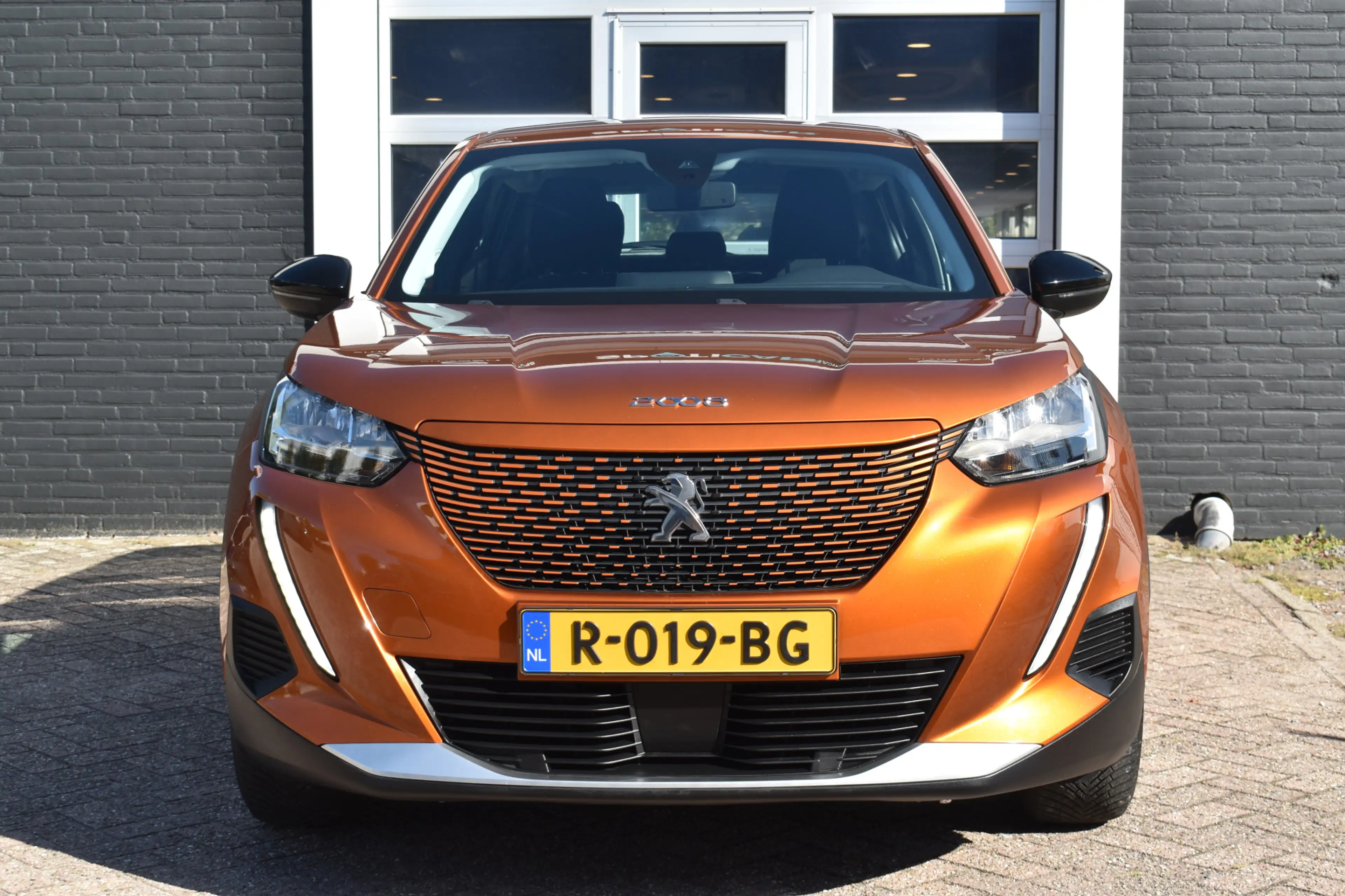 Peugeot e-2008 EV Active 50 kWh — photo 6