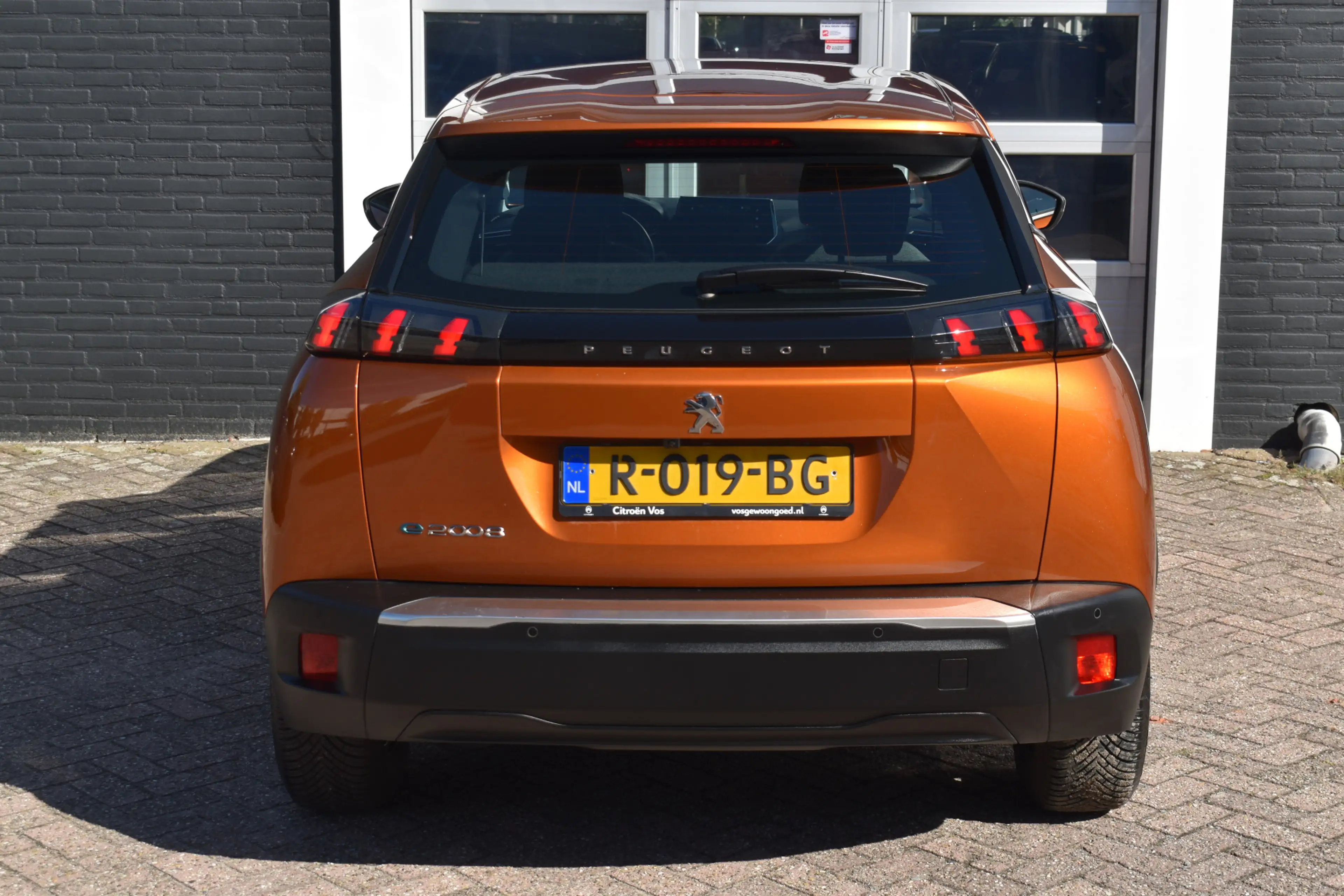 Peugeot e-2008 EV Active 50 kWh — photo 7