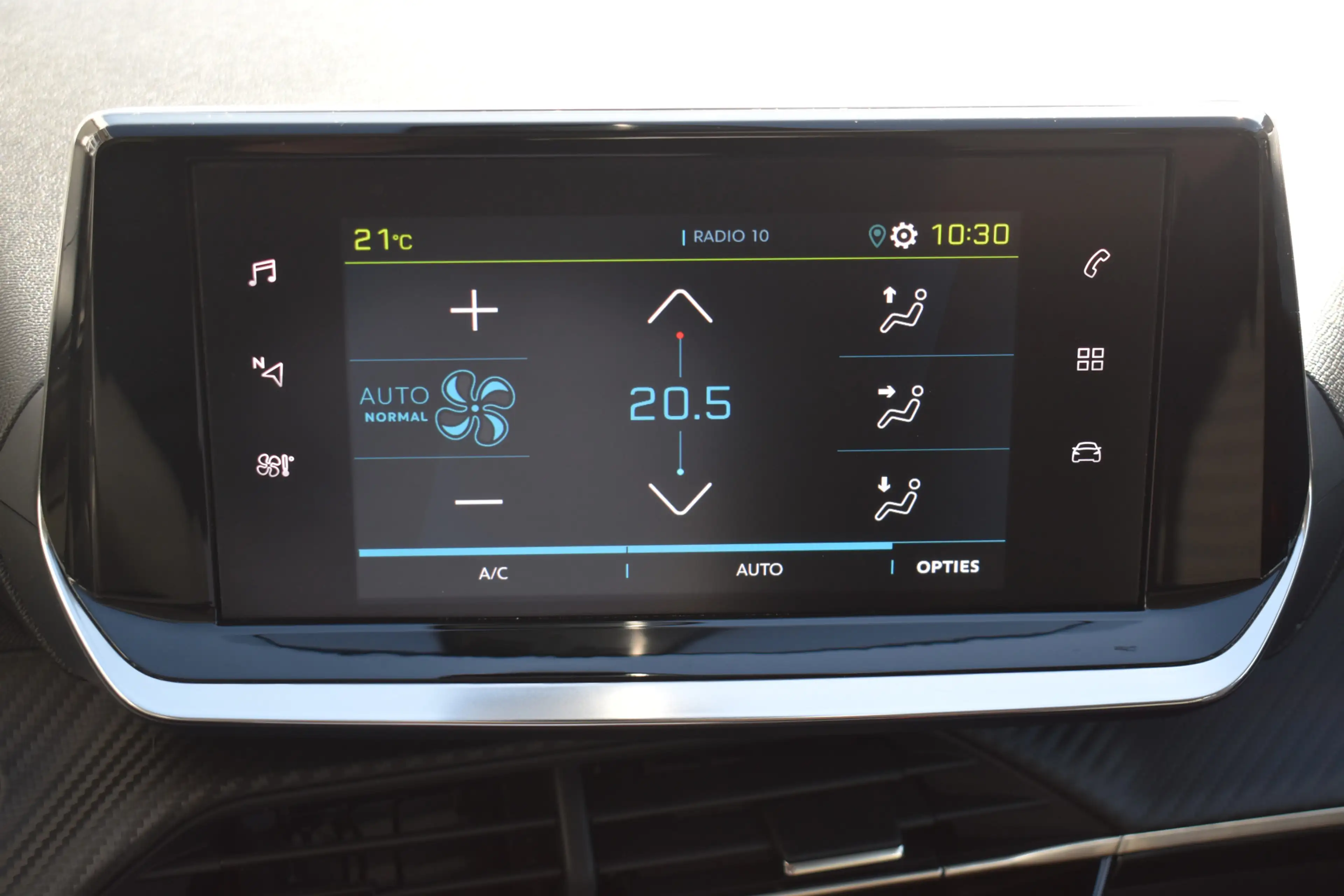 Peugeot e-2008 EV Active 50 kWh — photo 14