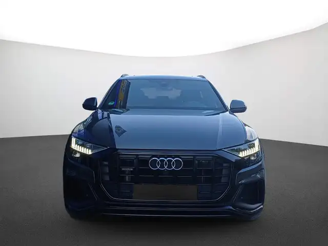 Audi Q8 view 2