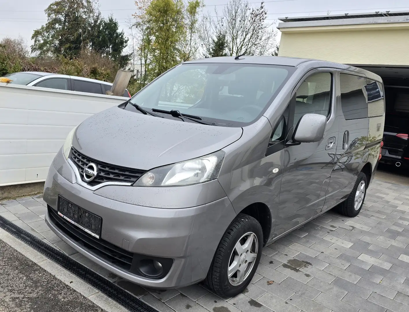 Nissan NV200 Kombi 16V Comfort Öl-Service, Bremsen,Reifen neu Grau - 1