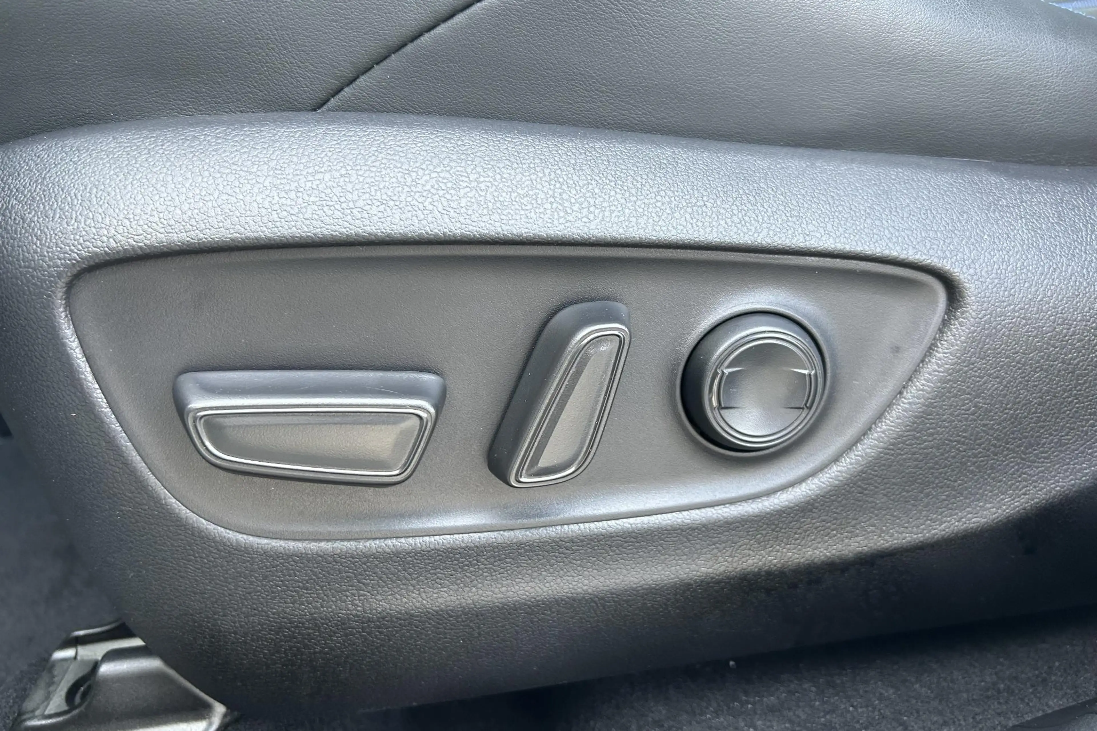 Toyota RAV 4 2.5 Hybrid AWD Bi tone, Bearlock, Trekhaak! — photo 13