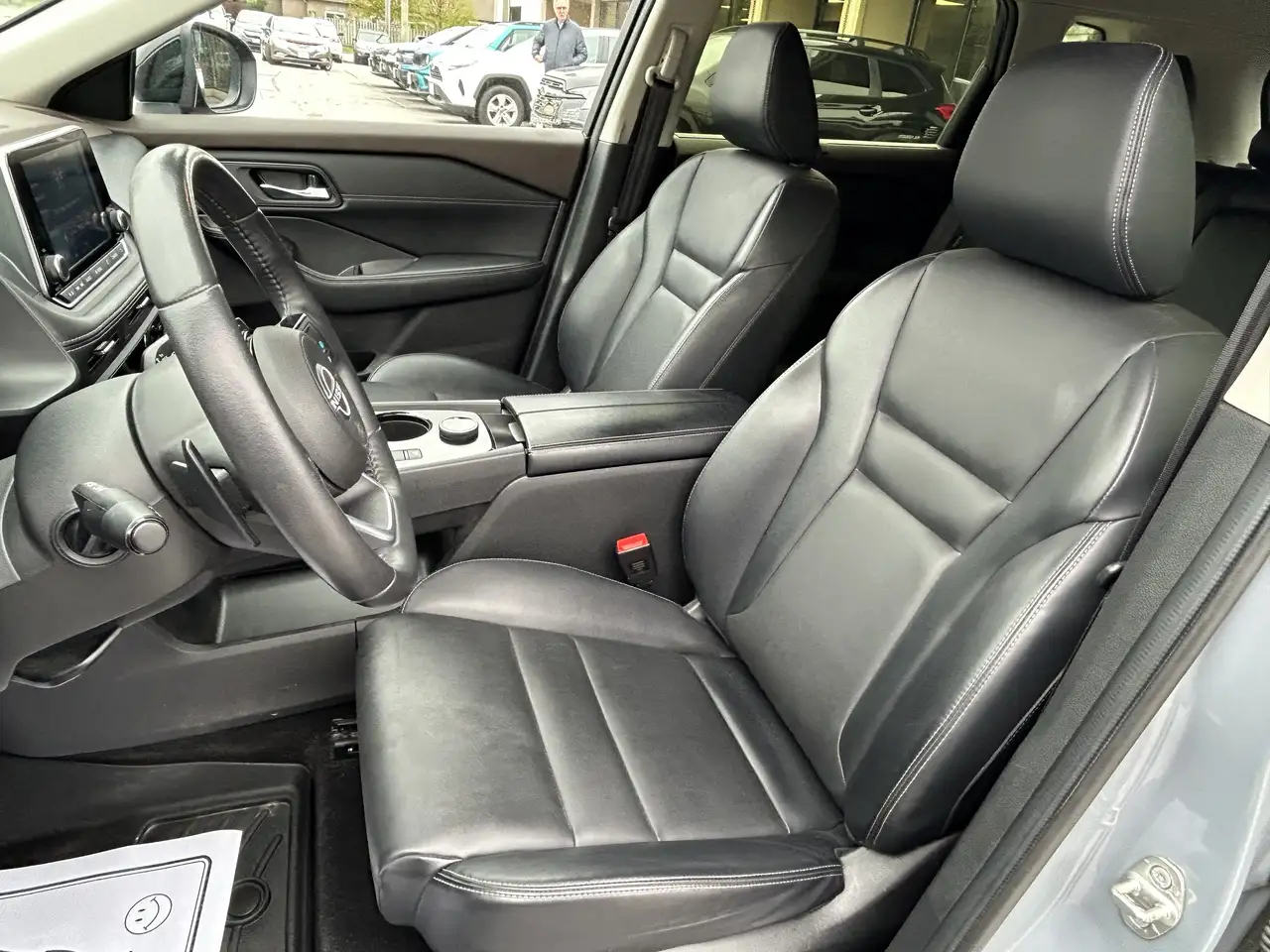 Nissan Rogue снимка Nissan Rogue