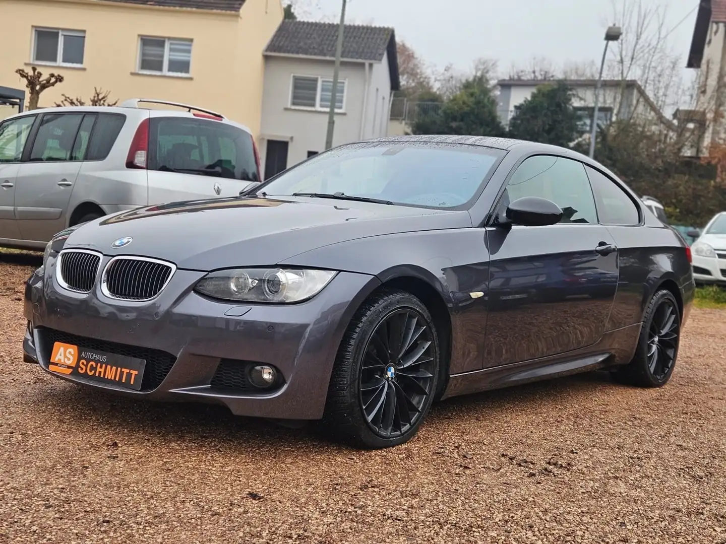 BMW 335 Baureihe 3 Coupe 335i xDrive  M-SPORT PAKET Grau - 1