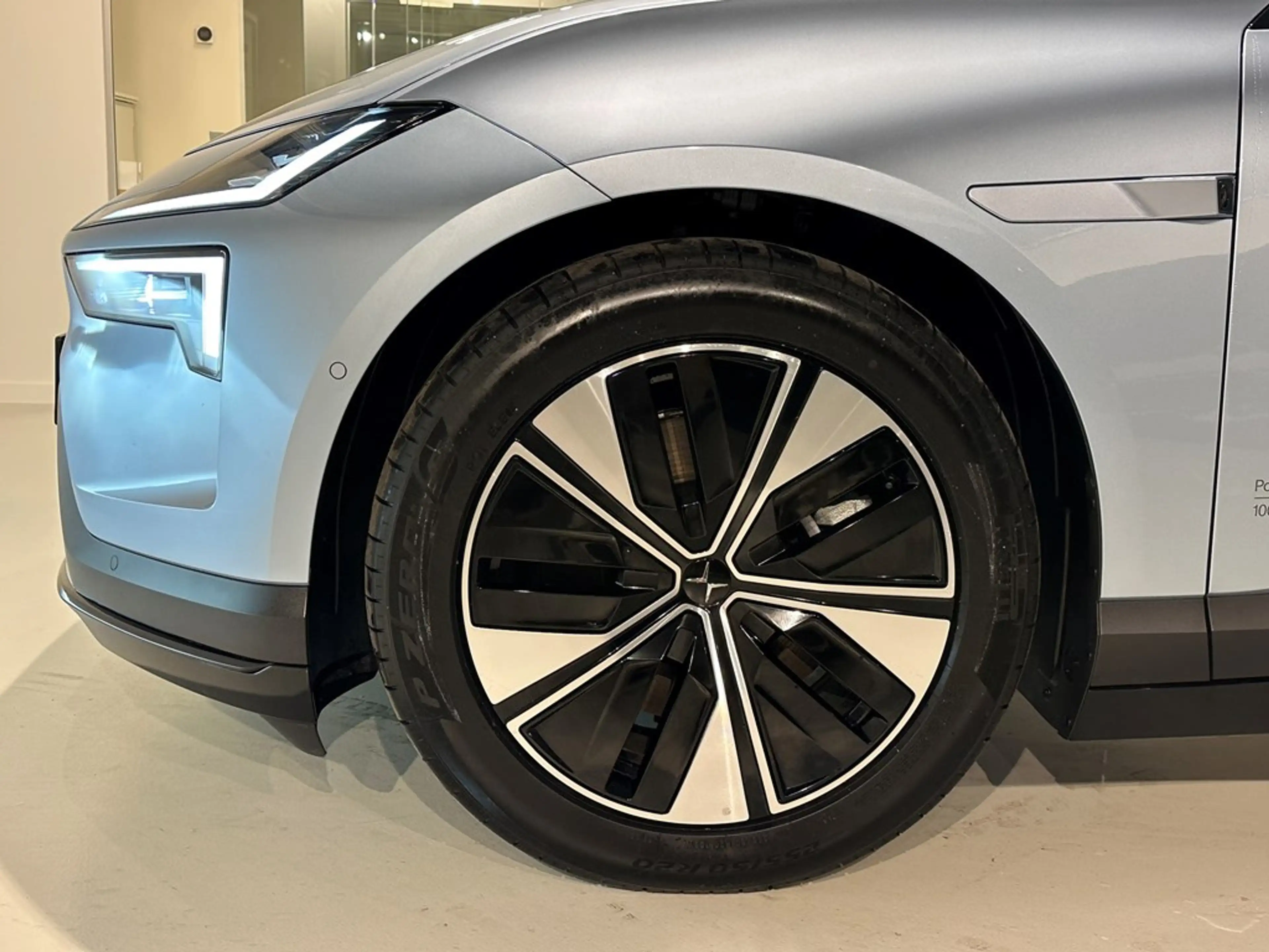Polestar 4 Long Range PILOT PLUS PACK — photo 3