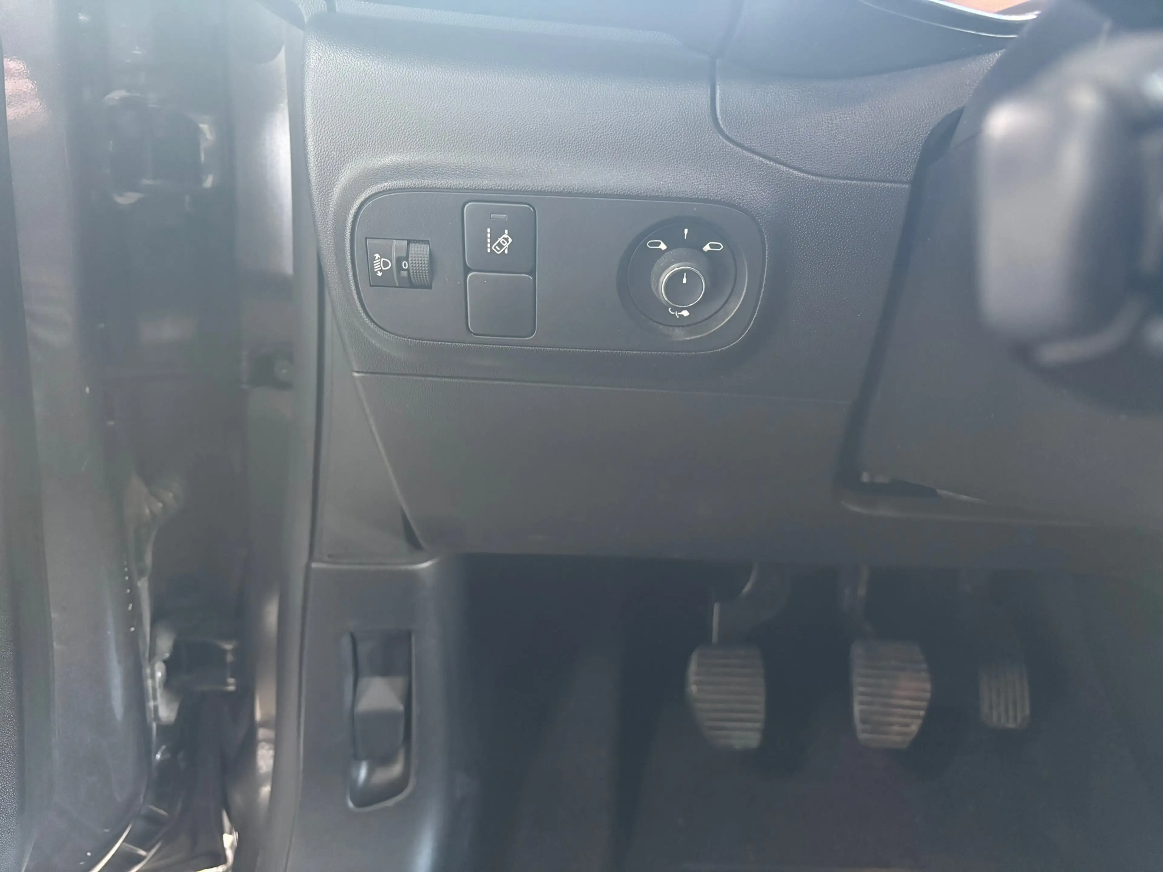 Citroen C3 1.2 PureTech Live — photo 21