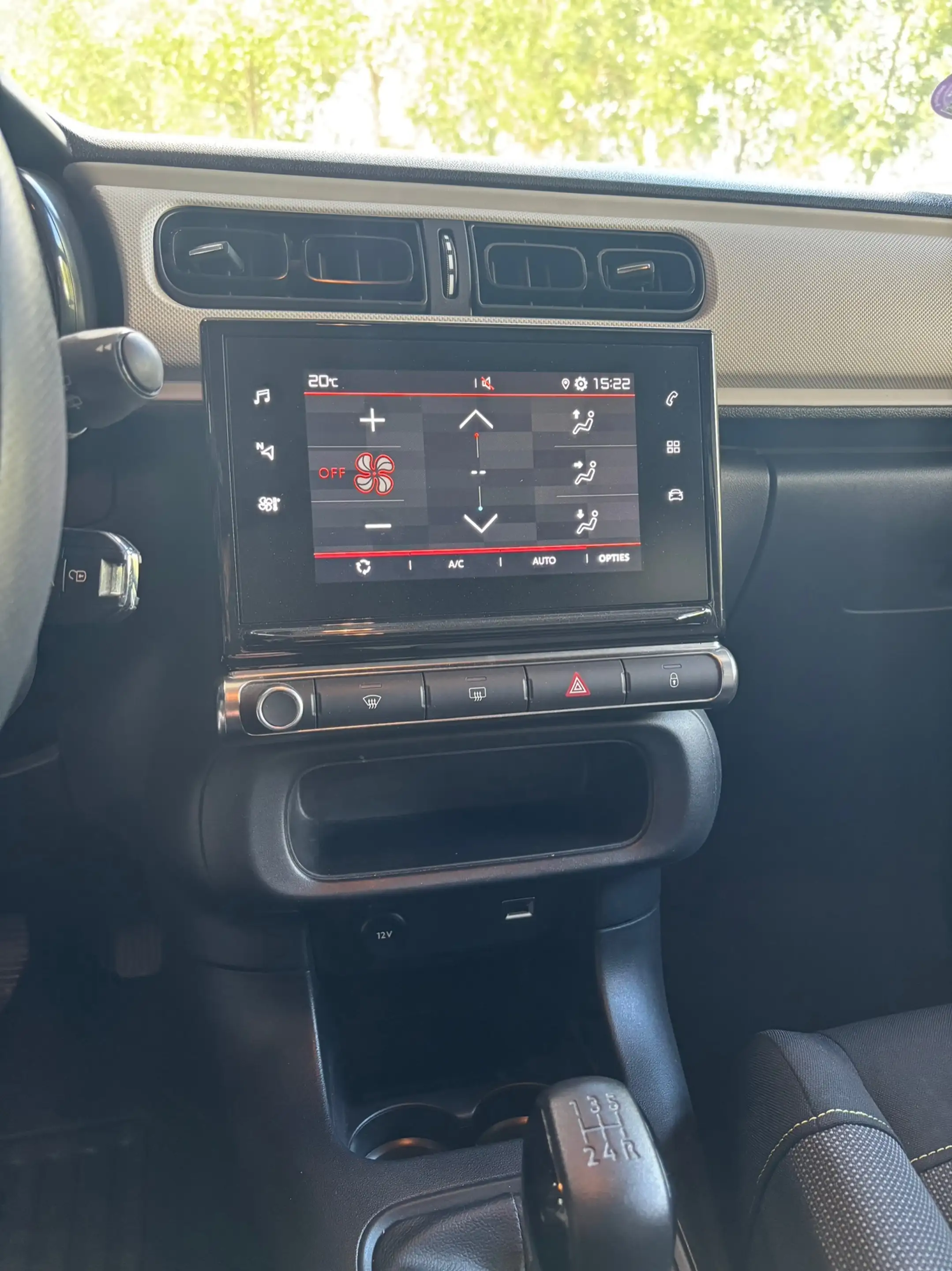 Citroen C3 1.2 PureTech Live — photo 23