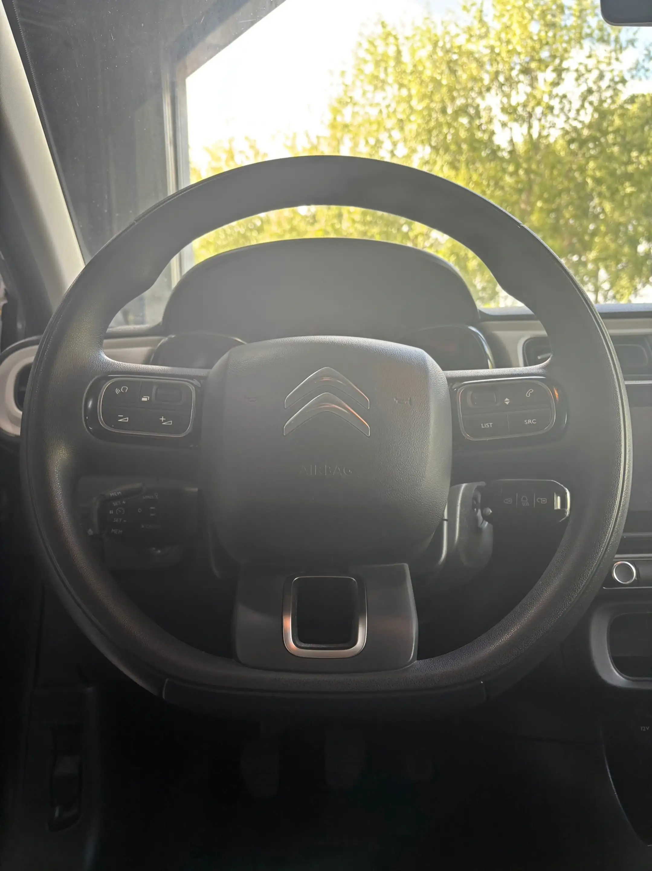 Citroen C3 1.2 PureTech Live — photo 16