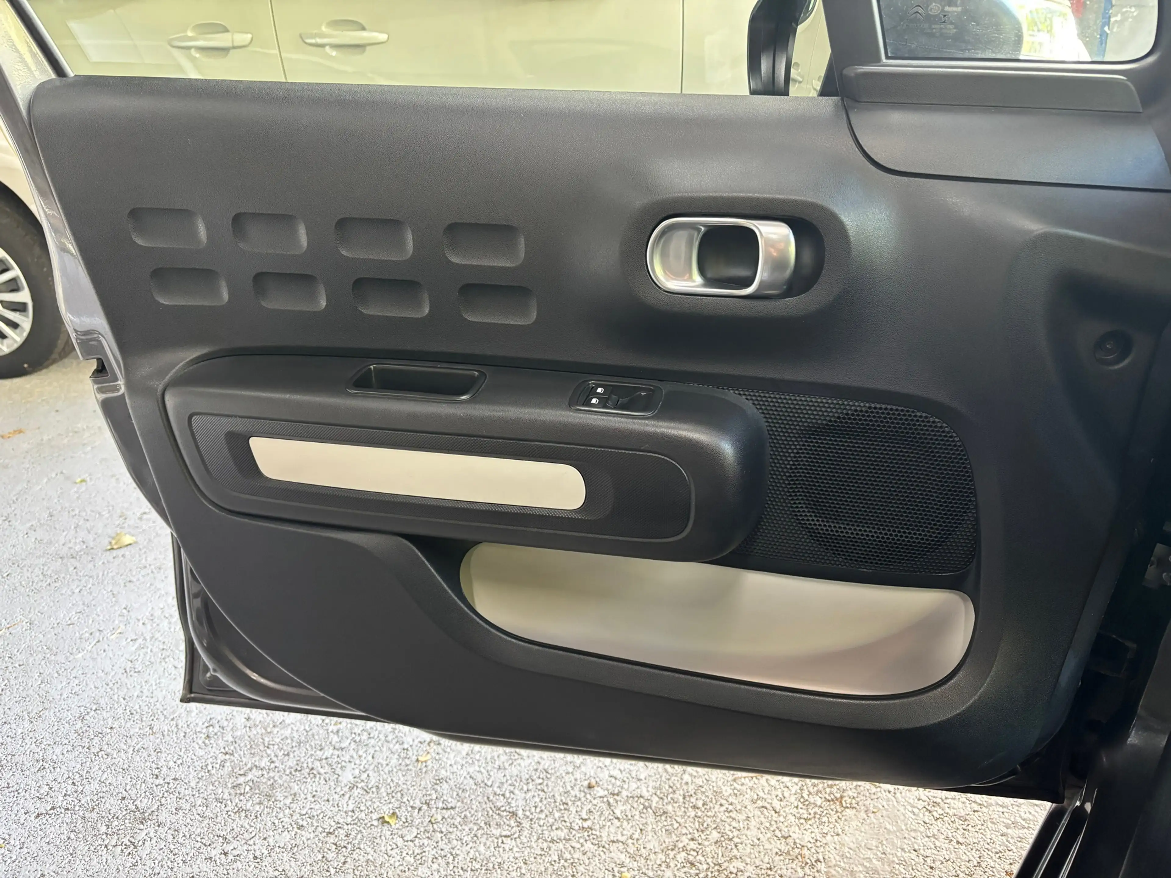 Citroen C3 1.2 PureTech Live — photo 22