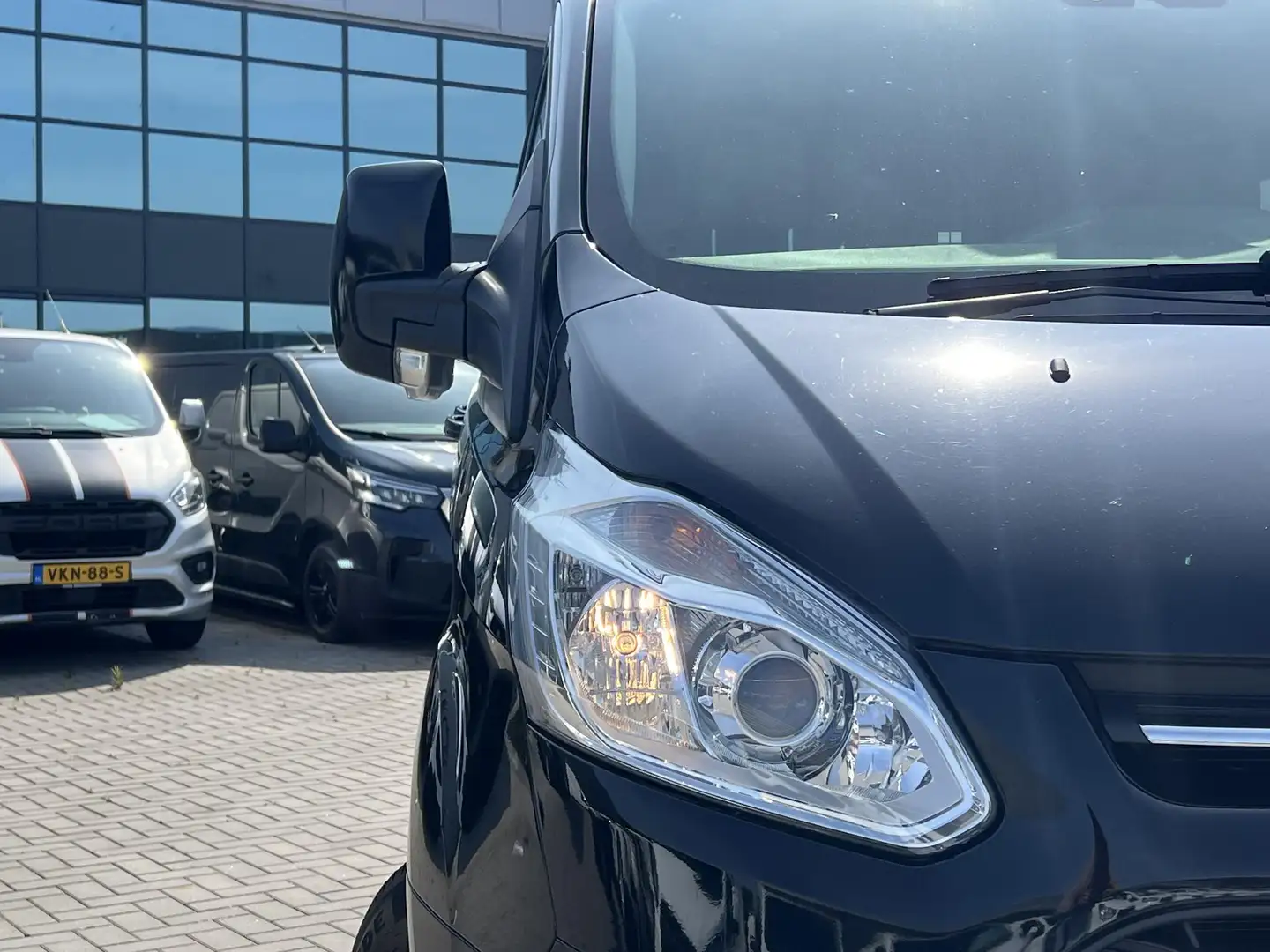 Ford Transit Custom 290 2.0 TDCI L1H1 Limited DC 170pk Zuid | Dubbele Noir - 2