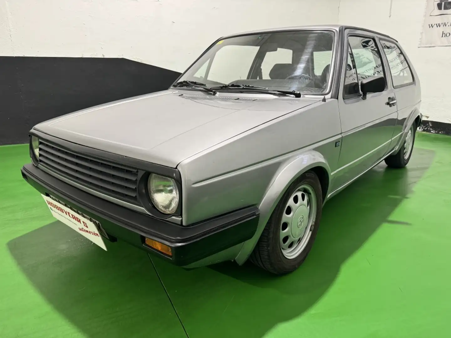 Volkswagen Golf 1.6 GTD Grau - 2