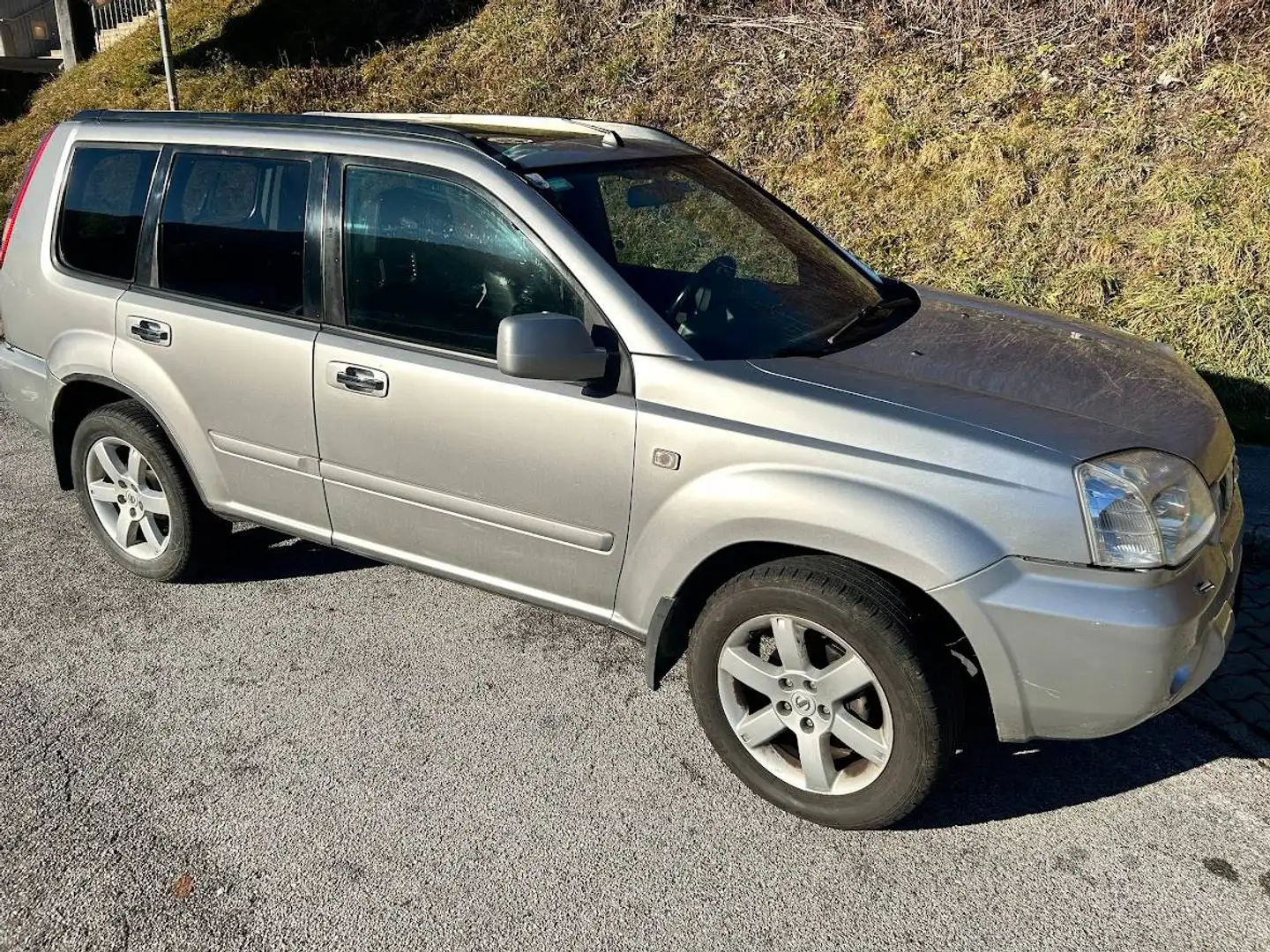 Nissan X-Trail X-Trail Van Elegance 2,2 dCi 16V Elegance Grau - 1