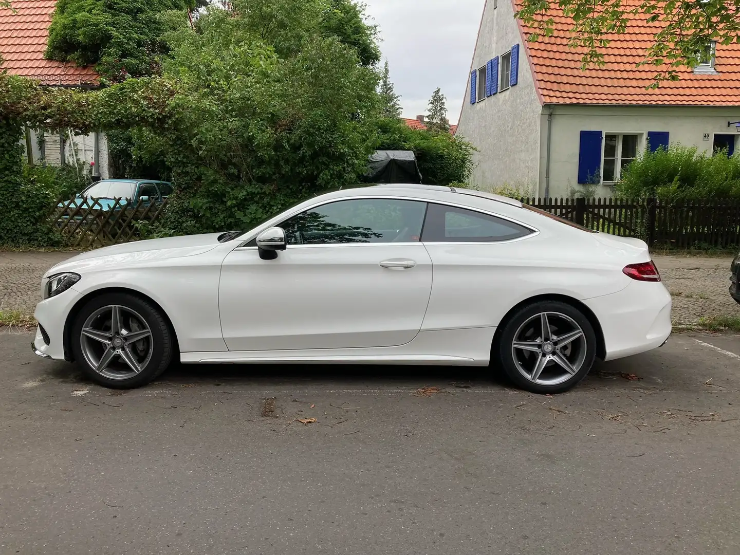 Mercedes-Benz C 180 C 180 Coupe AMG Line Bílá - 1