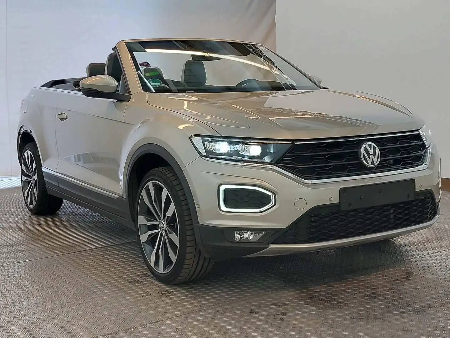 Volkswagen T-Roc Style DSG RFK ACC Beats Leder VC Silber - 2