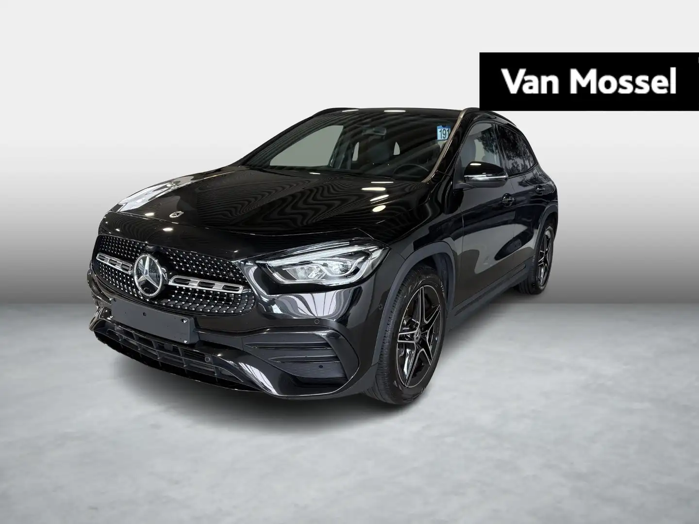 Mercedes-Benz GLA 200 d AMG Line + TREKHAAK + KEY LESS + NIGHTPAKKET + Noir - 1