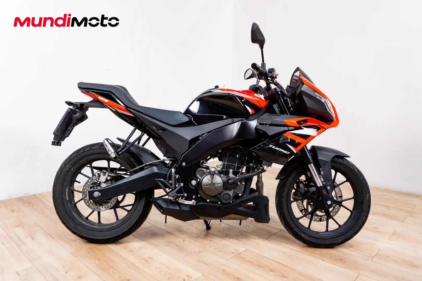 Aprilia Tuono - 1