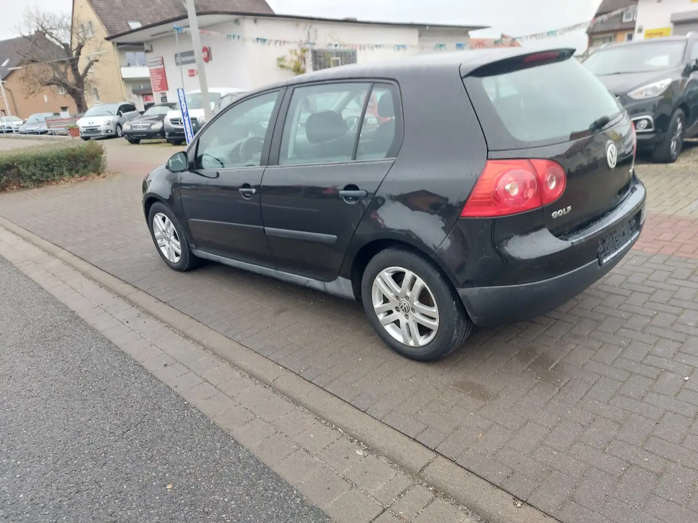 Volkswagen Golf 1.6 FSI TÜV/NEU 12 Monate Garantie Auf Wunsch Schwarz - 2