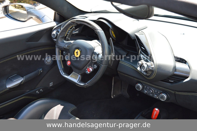 Ferrari 488 Lift viel Carbon Racing Sitze MwSt — photo 8