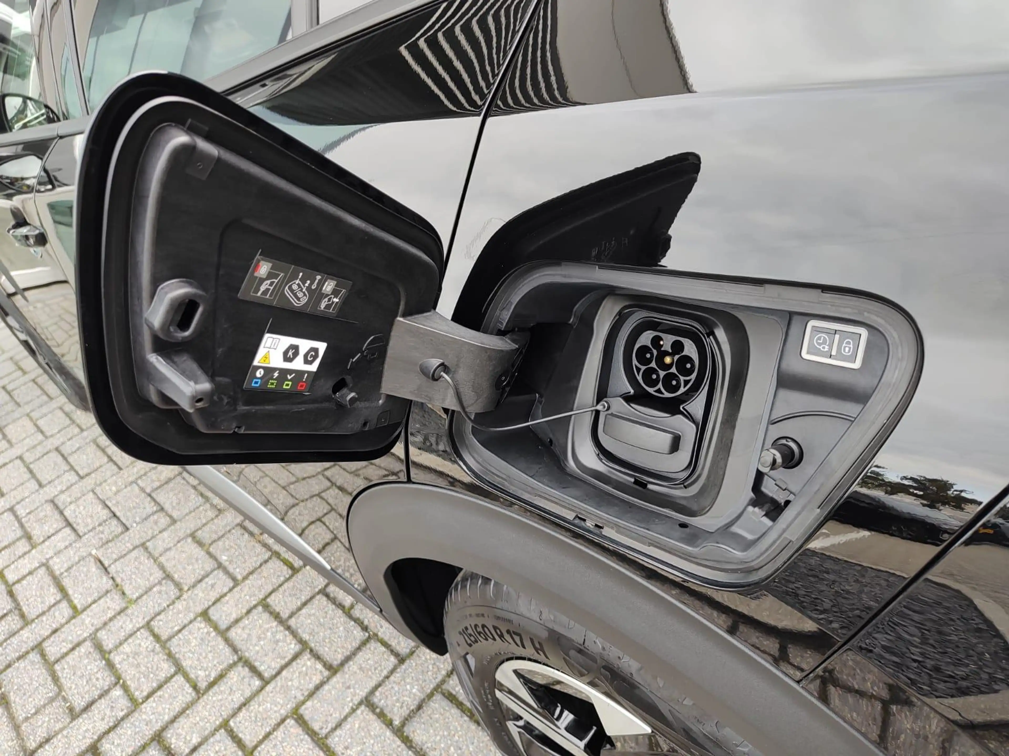 Peugeot e-2008 EV Allure Avantage 54 kWh SOH 96.9% | Navigatie | — photo 10