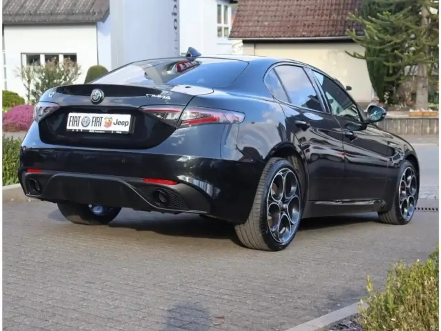 Alfa Romeo Giulia MY24 VELOCE 2.0 TURBO Schwarz - 2