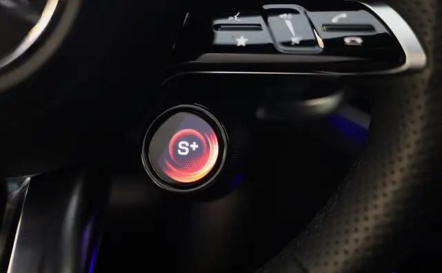Mercedes-Benz E-Class view 25