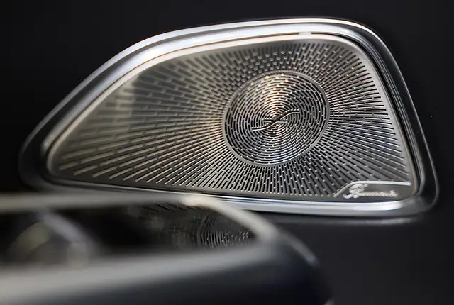 Mercedes-Benz E-Class view 21