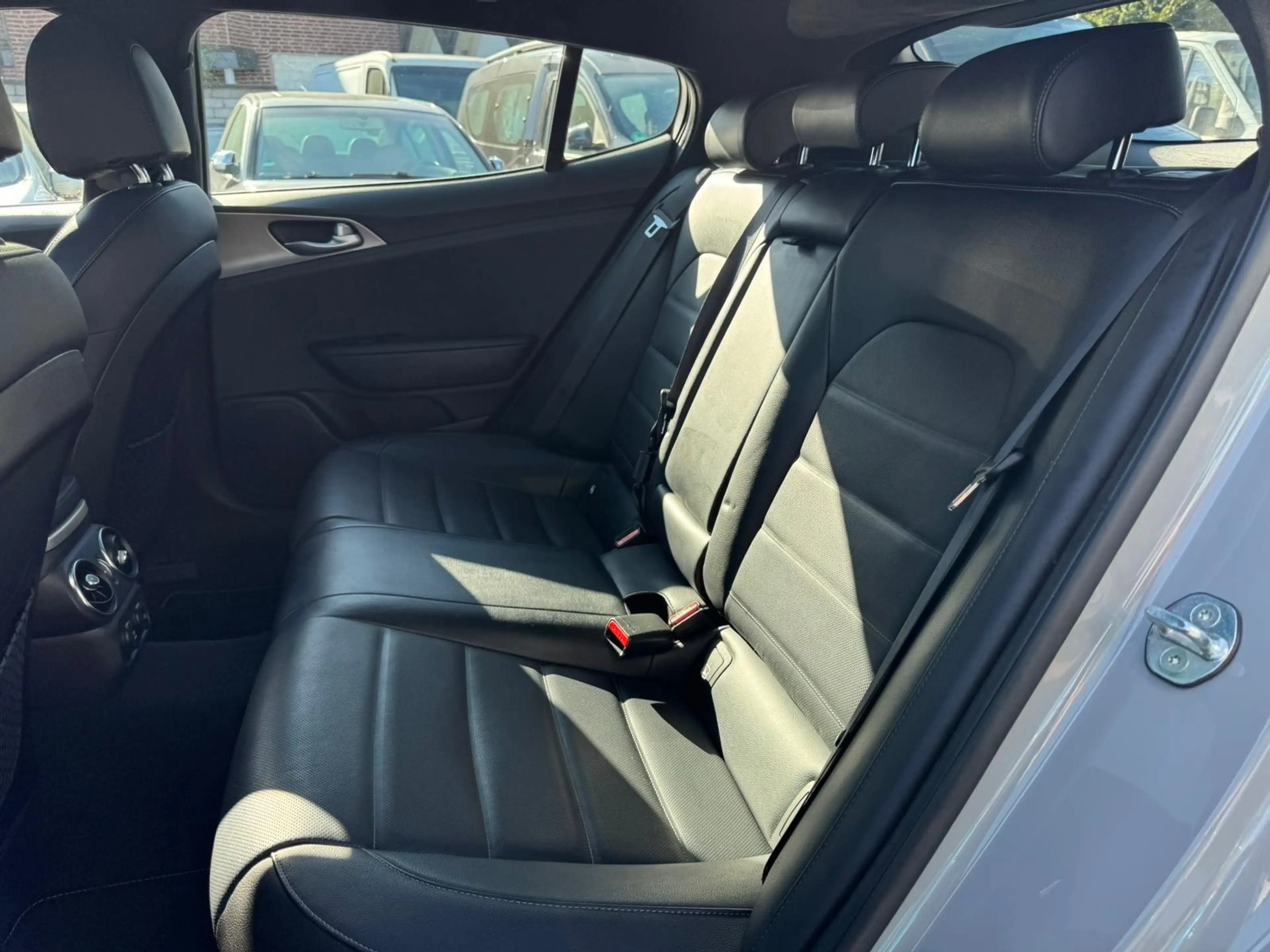 Kia Stinger GT-Line 4WD MwSt 1 Hand Garantie 5.26 — photo 8