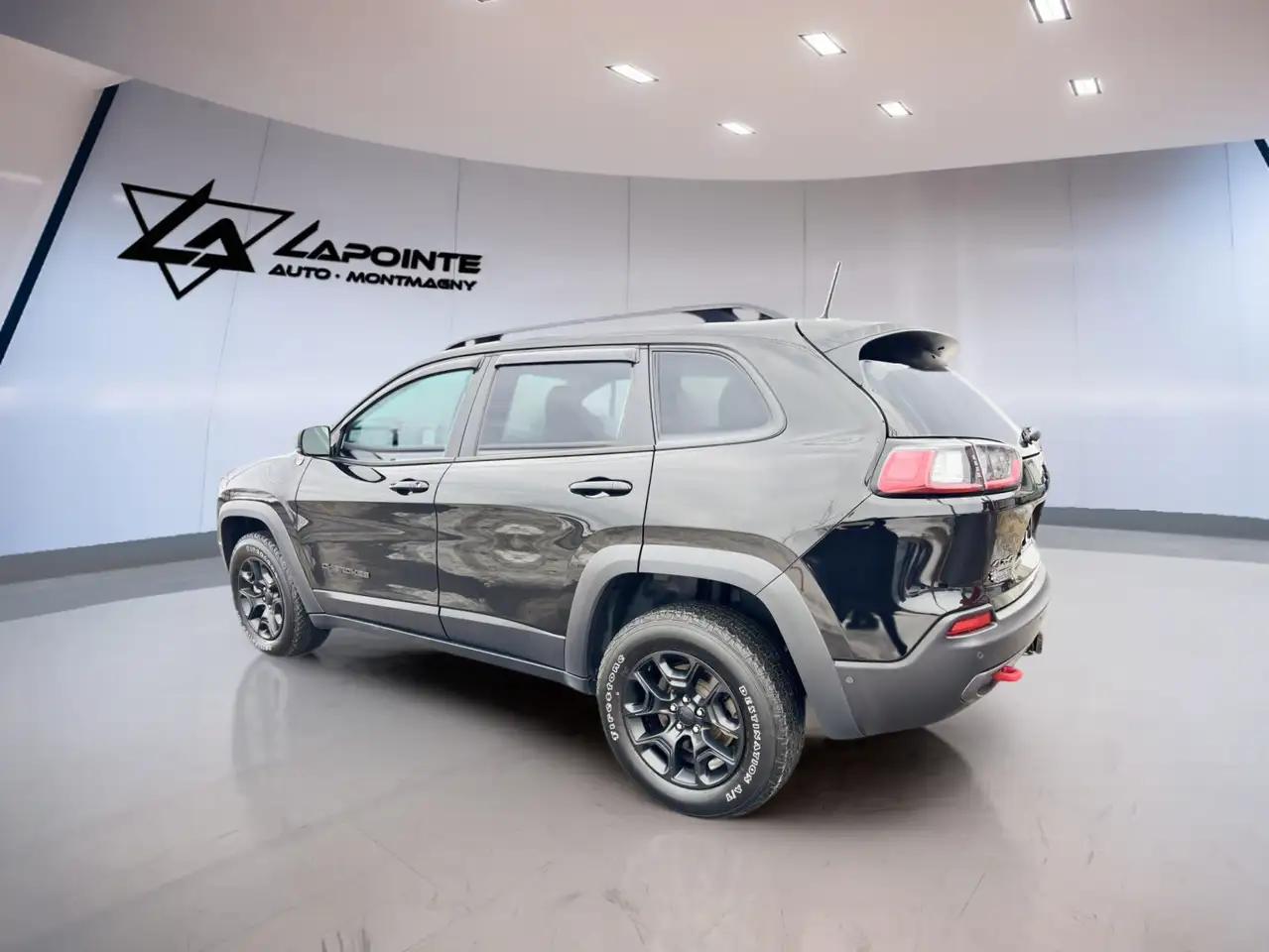 Jeep Cherokee снимка Jeep Cherokee