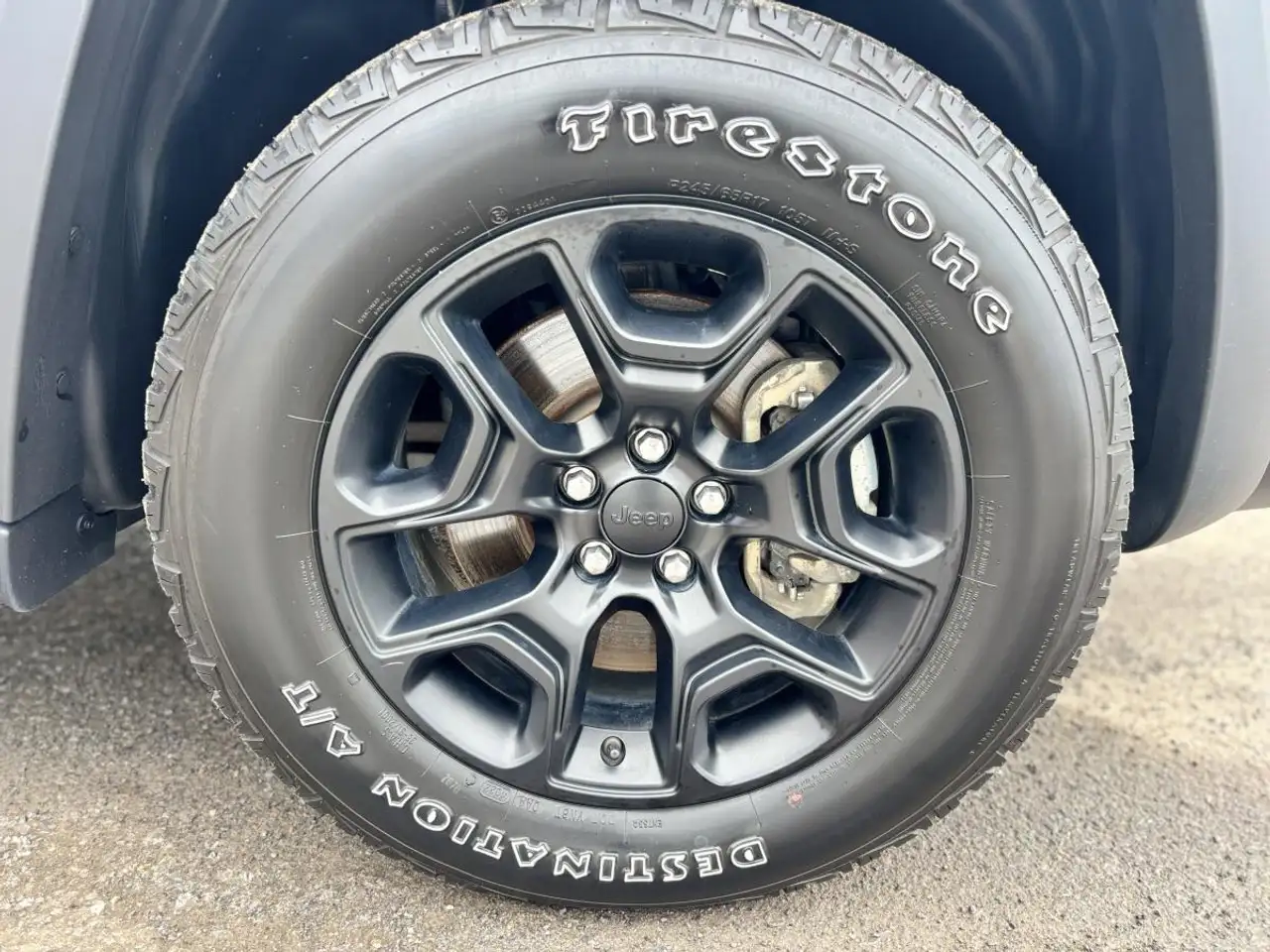 Jeep Cherokee снимка Jeep Cherokee