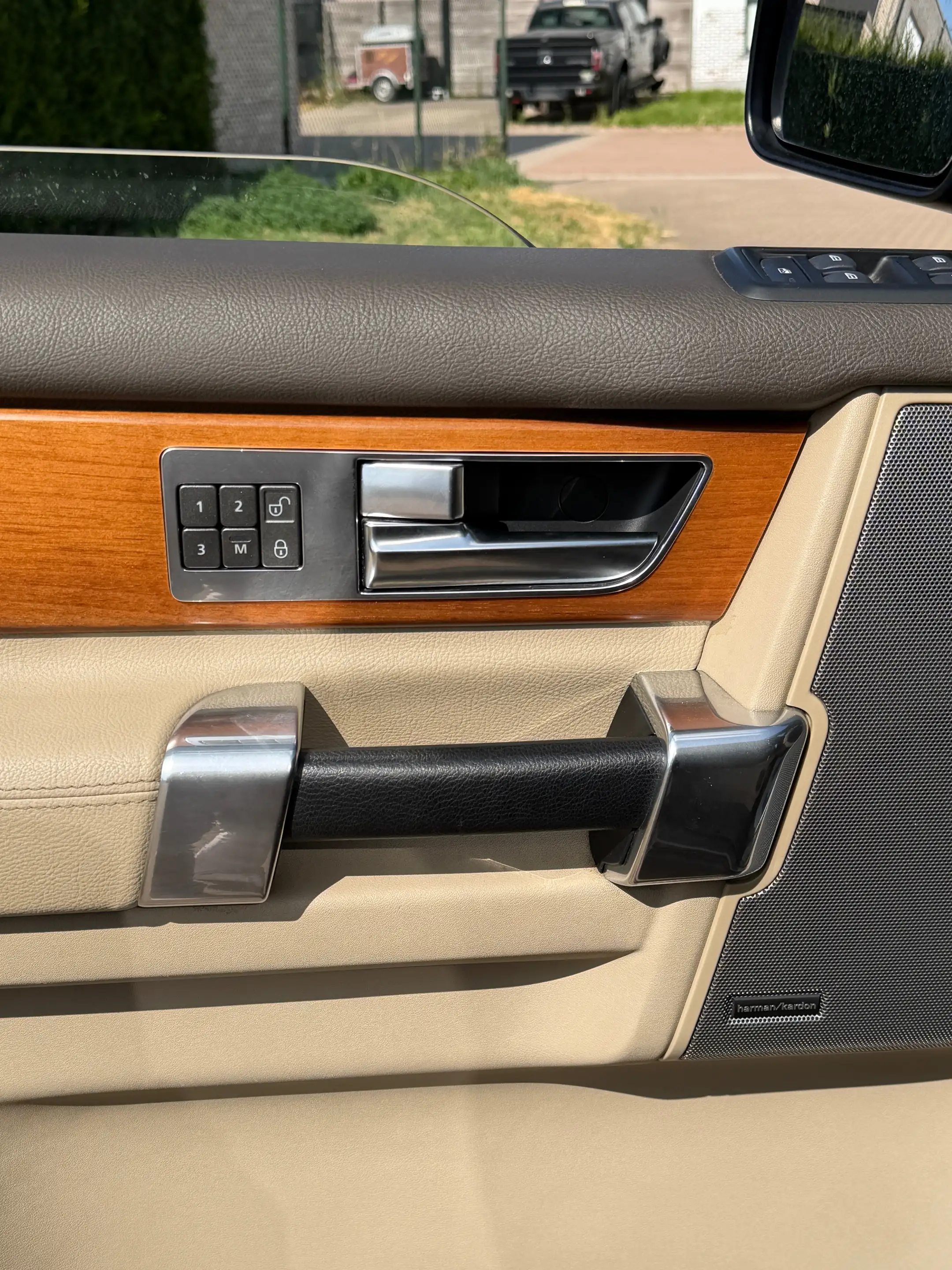 Land Rover Discovery Discovery 3.0 SdV6 SE — photo 15