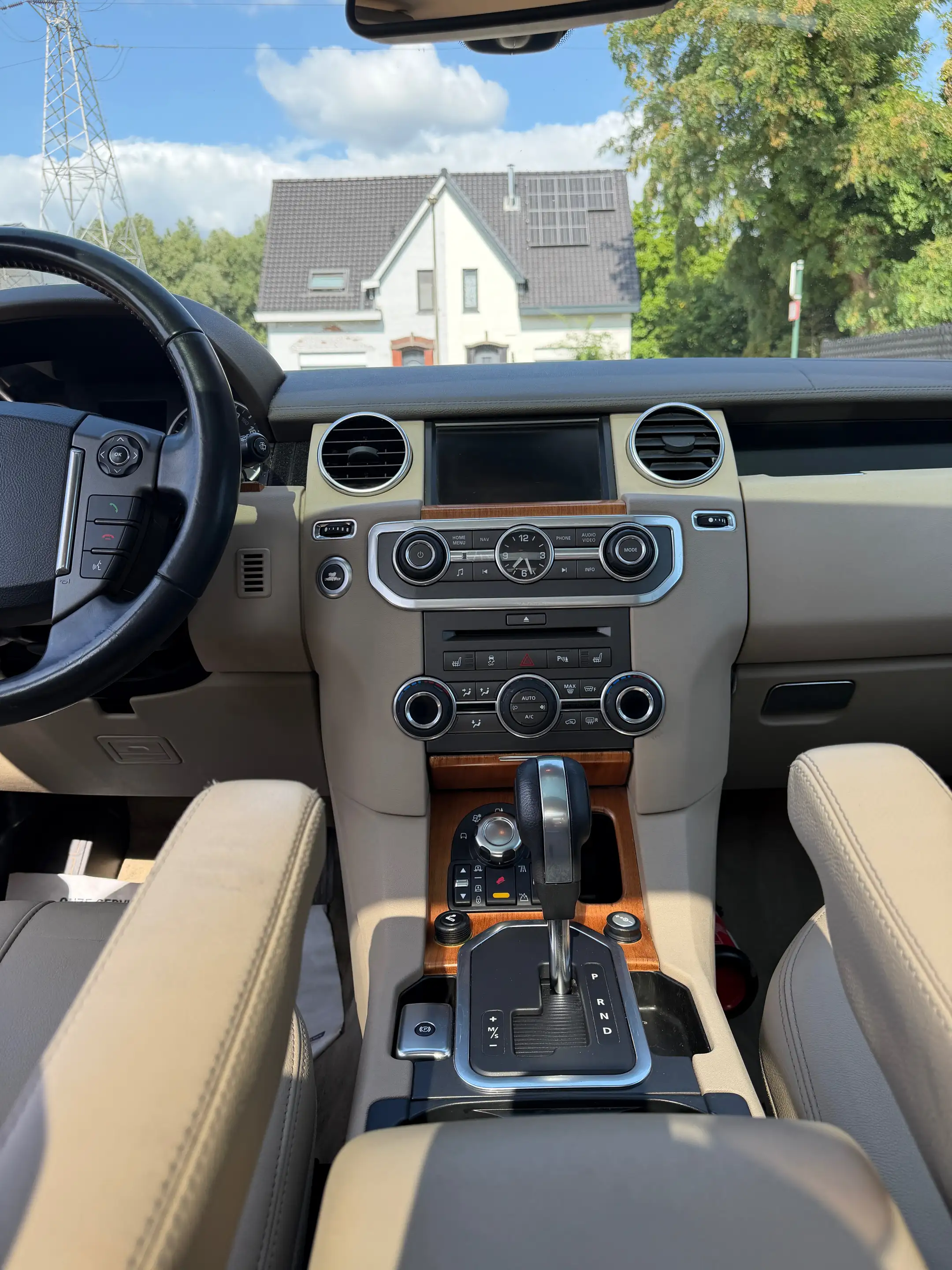 Land Rover Discovery Discovery 3.0 SdV6 SE — photo 14