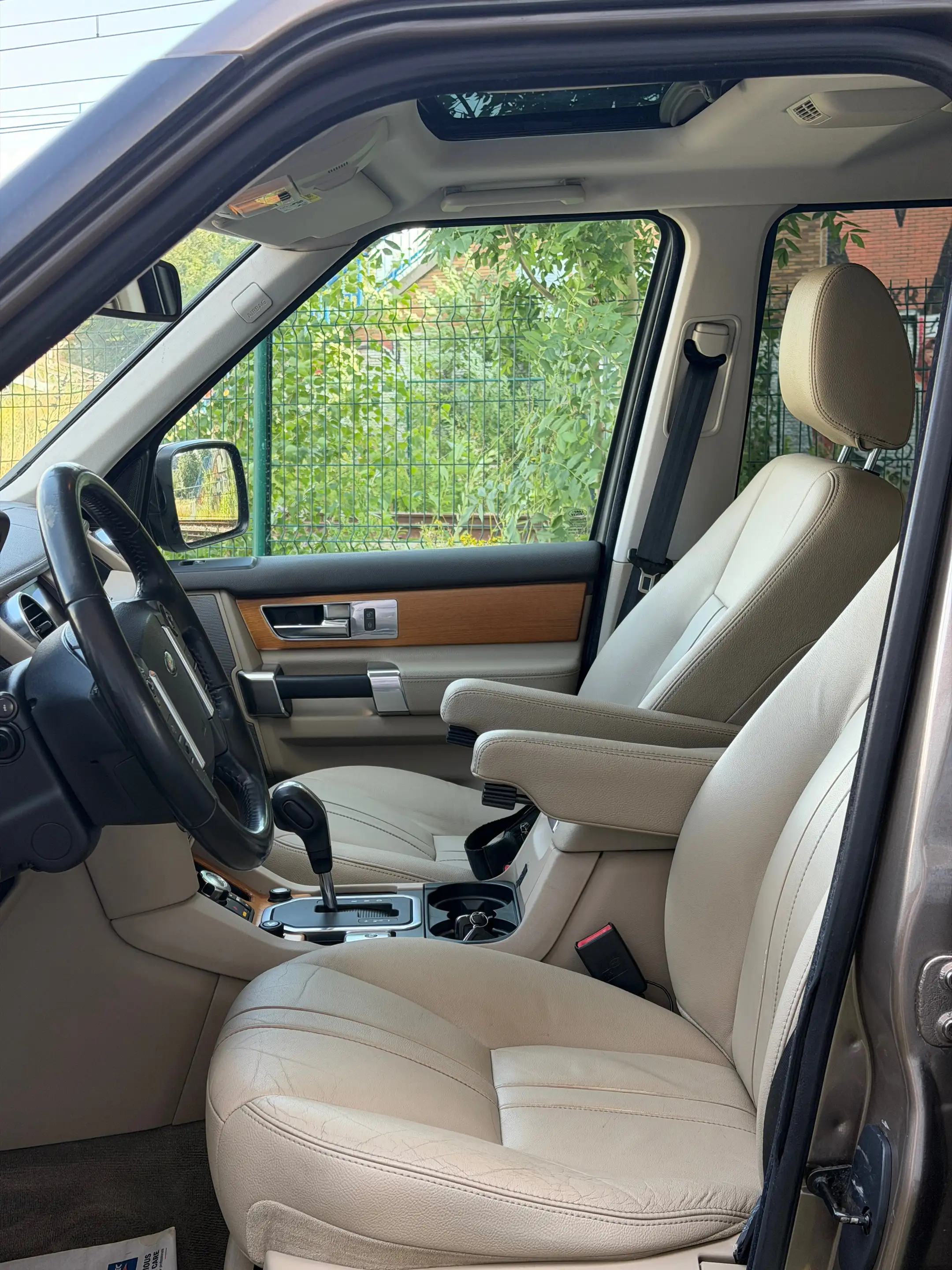 Land Rover Discovery Discovery 3.0 SdV6 SE — photo 9