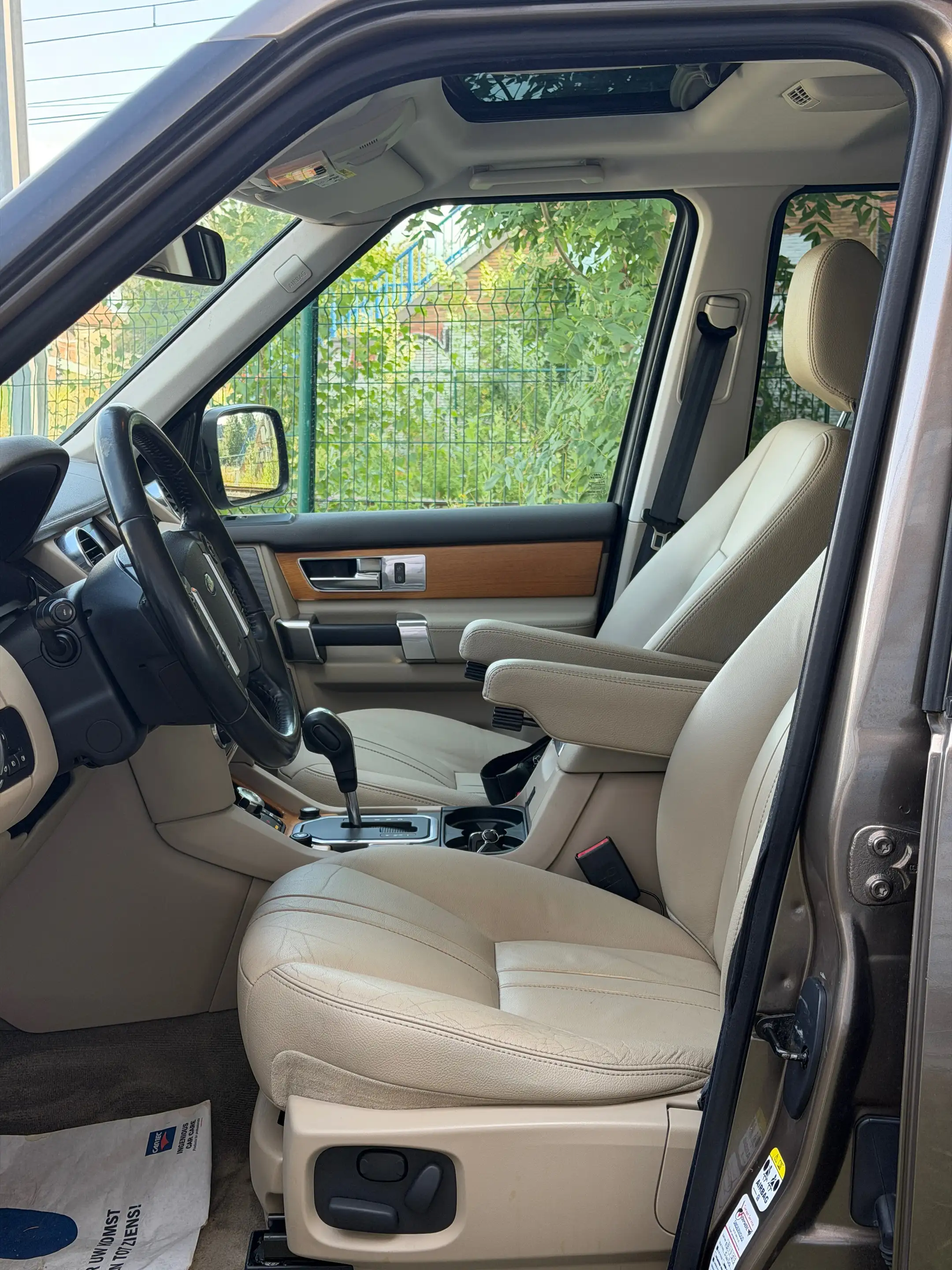 Land Rover Discovery Discovery 3.0 SdV6 SE — photo 8