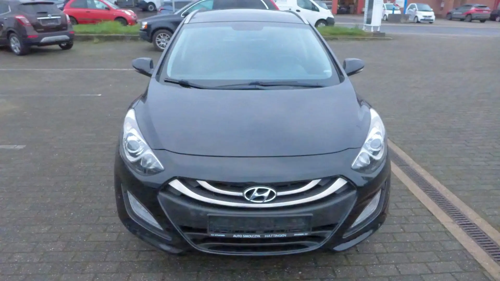 Hyundai i30 Kombi 1.HAND-PDC-KLIMAAUTOMATIK-SITZHEIZUNG Noir - 2