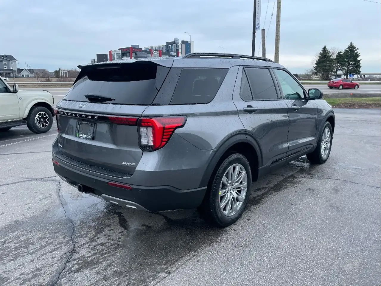 Ford Explorer снимка Ford Explorer