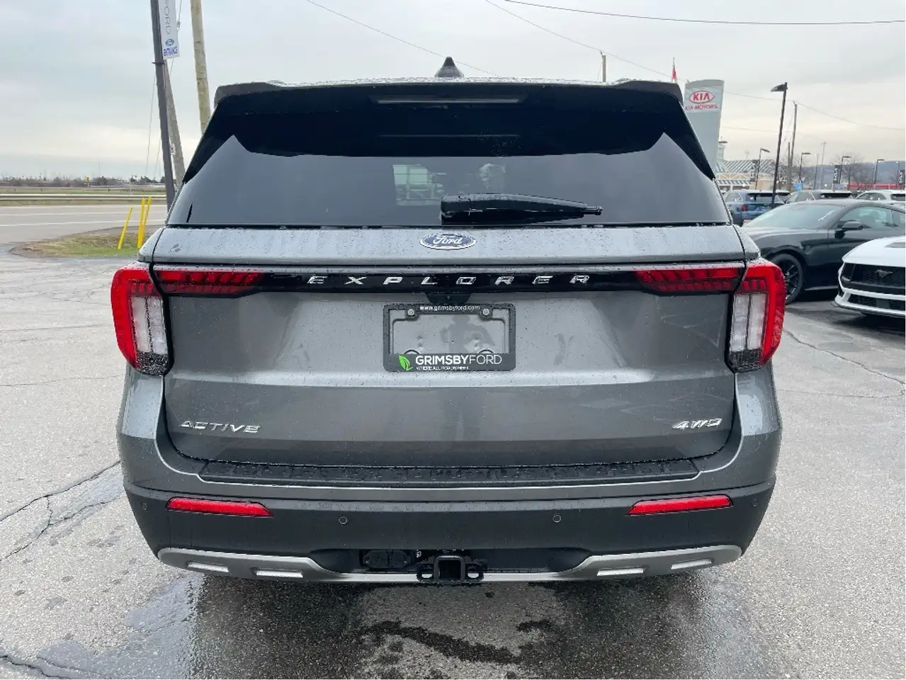 Ford Explorer снимка Ford Explorer