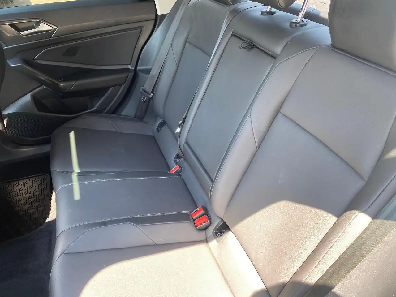 Volkswagen Jetta снимка Volkswagen Jetta